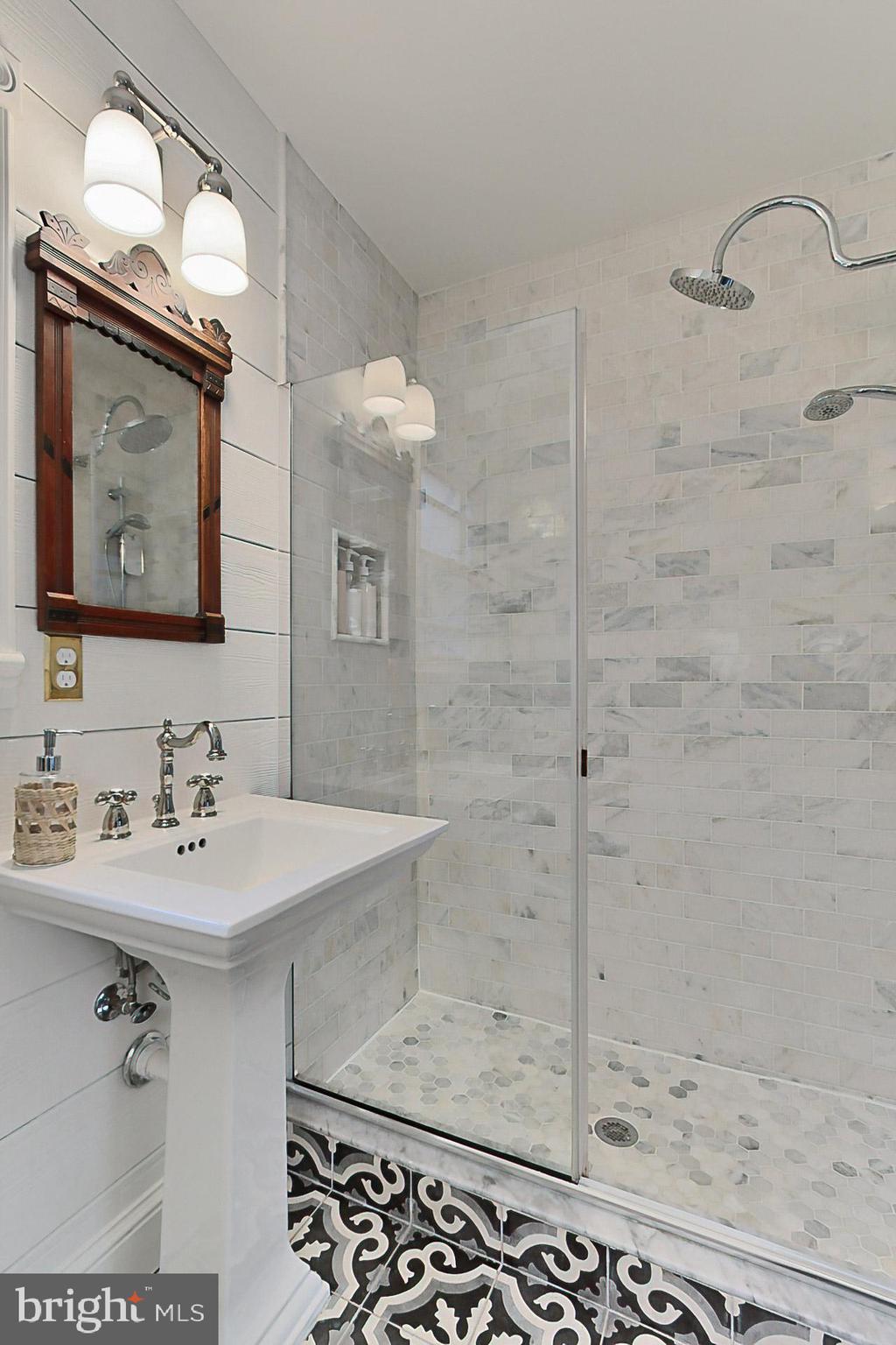 HILLWOOD - Residential