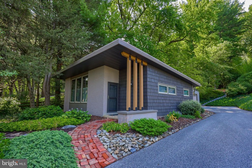 Photo of 2266 Raleigh Drive, Lancaster, PA 17601 (MLS # PALA2054098)