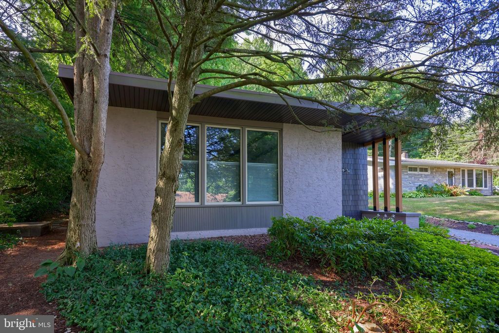 Photo of 2266 Raleigh Drive, Lancaster, PA 17601 (MLS # PALA2054098)