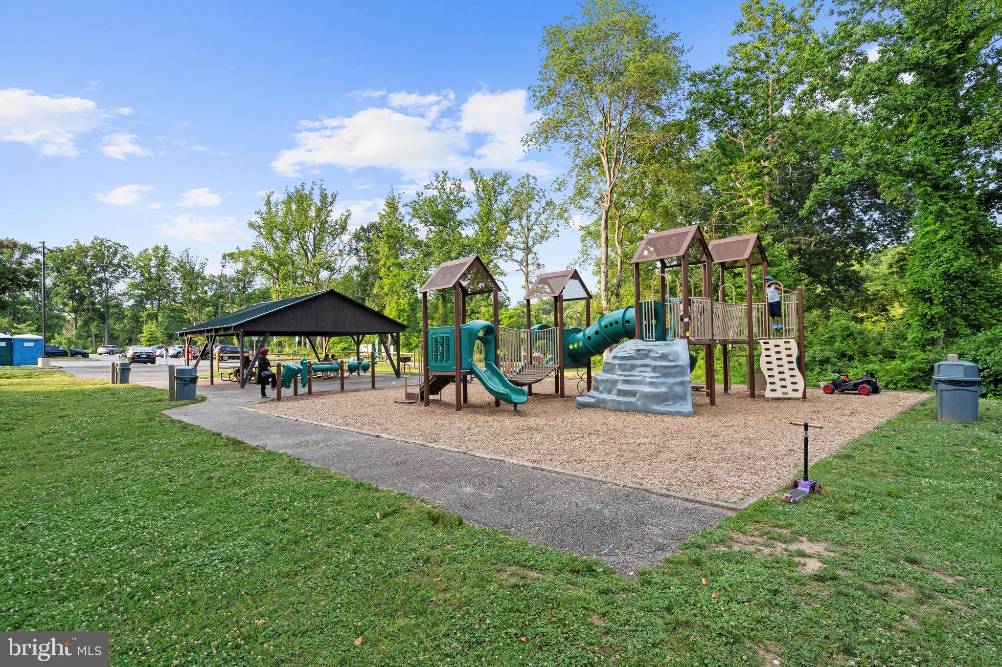 ASHDALE-BIRCHDALE - Residential