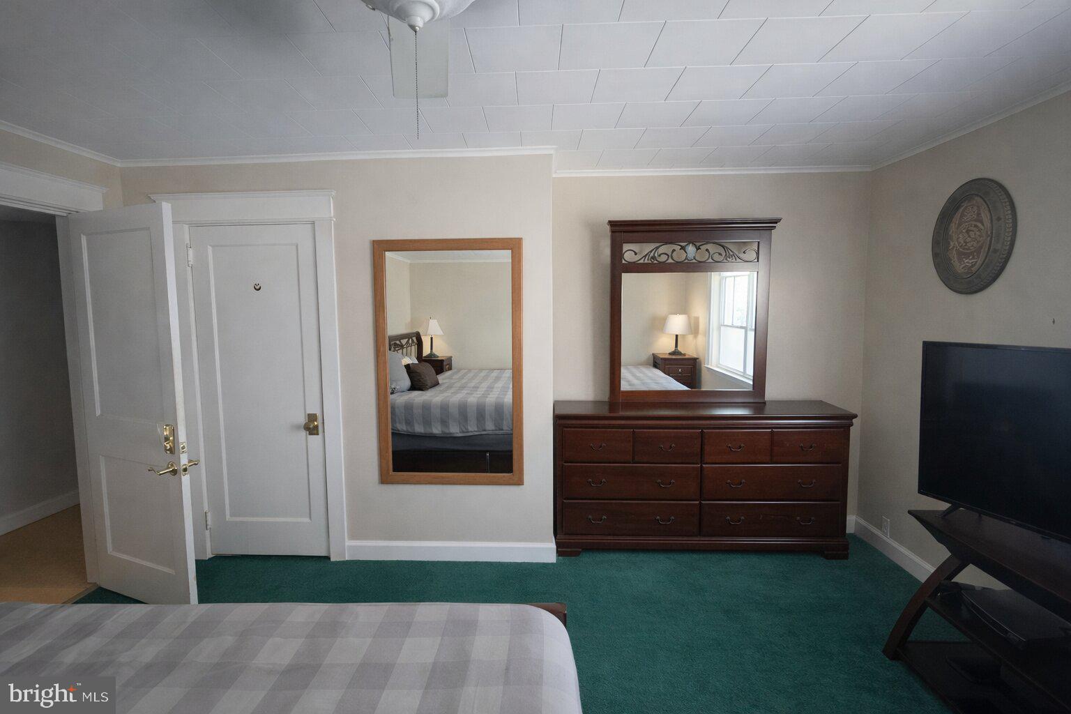 LANDSDOWNE STATION - Residential