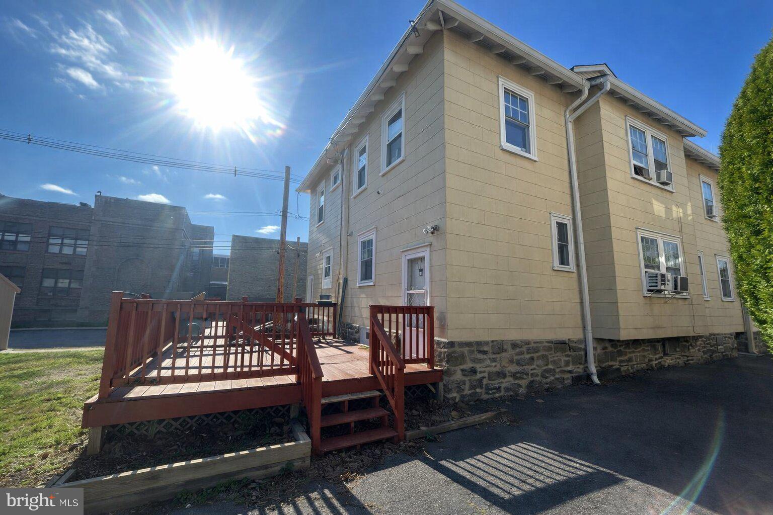 LANDSDOWNE STATION - Residential