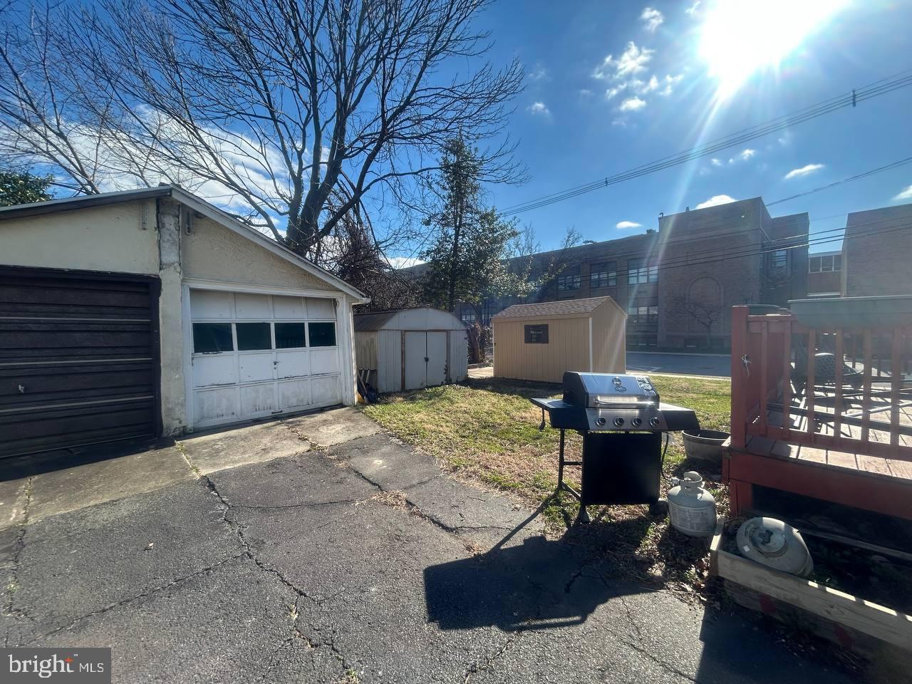 LANDSDOWNE STATION - Residential