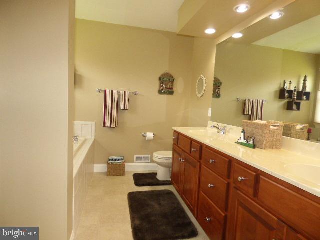 ORCHARD HILLS - Residential