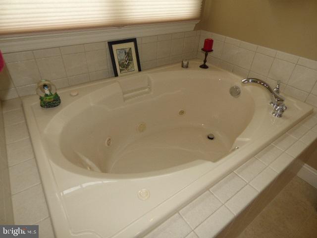 ORCHARD HILLS - Residential