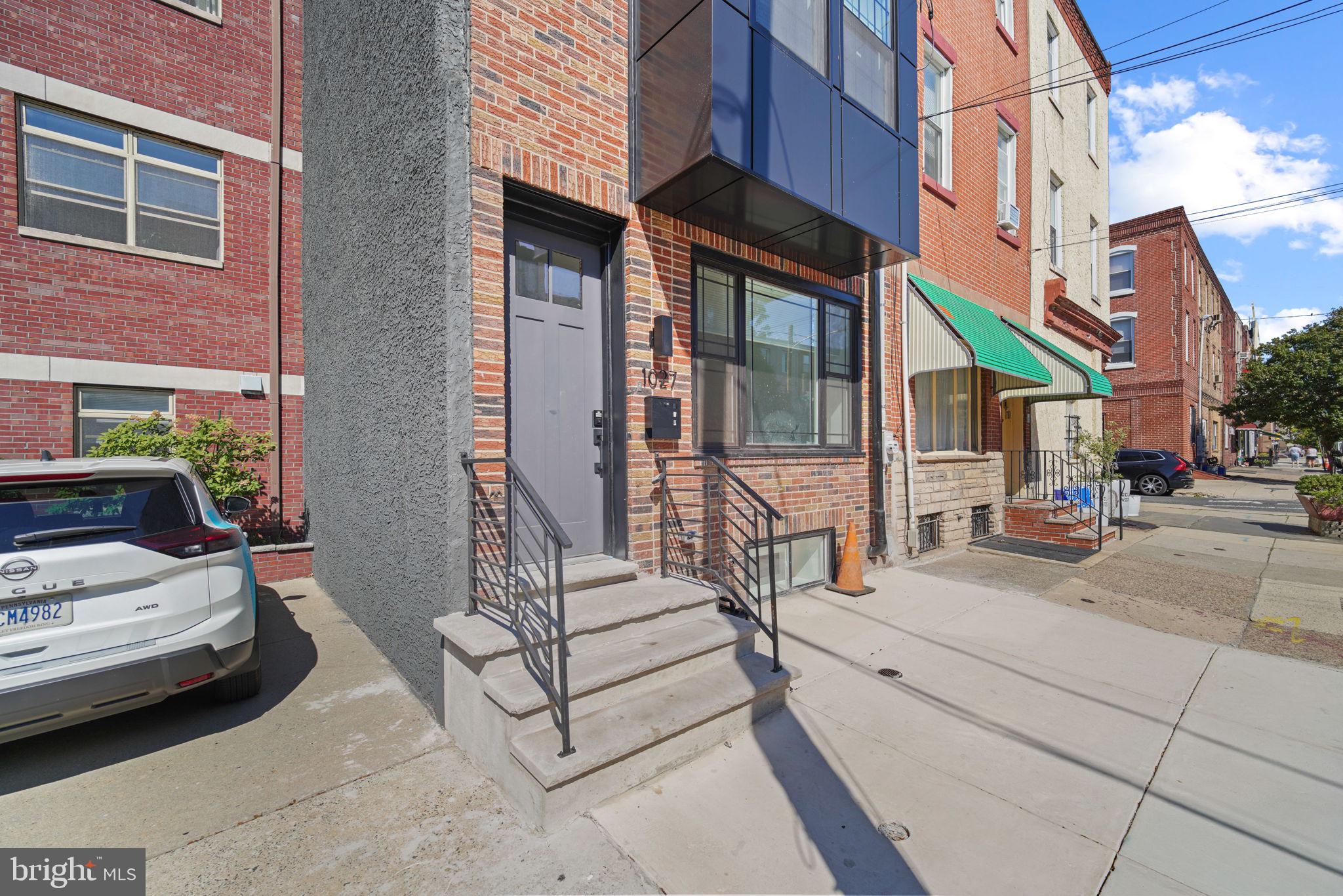 1027 CHRISTIAN STREET