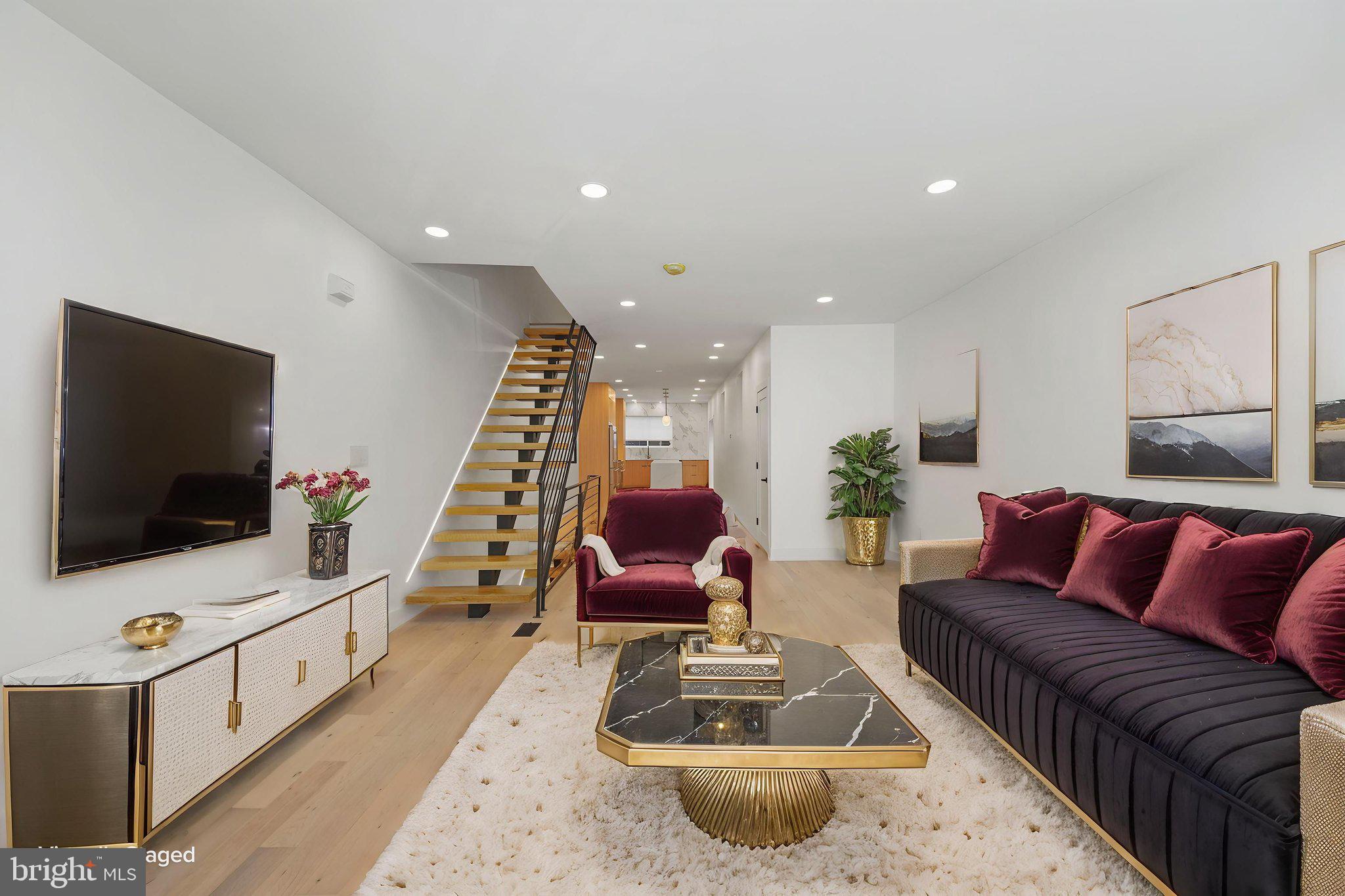 1027 CHRISTIAN STREET