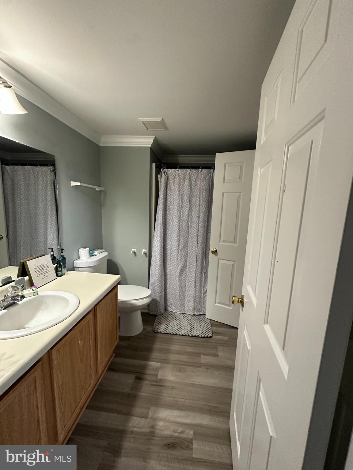 CHARLES COURT - Residential