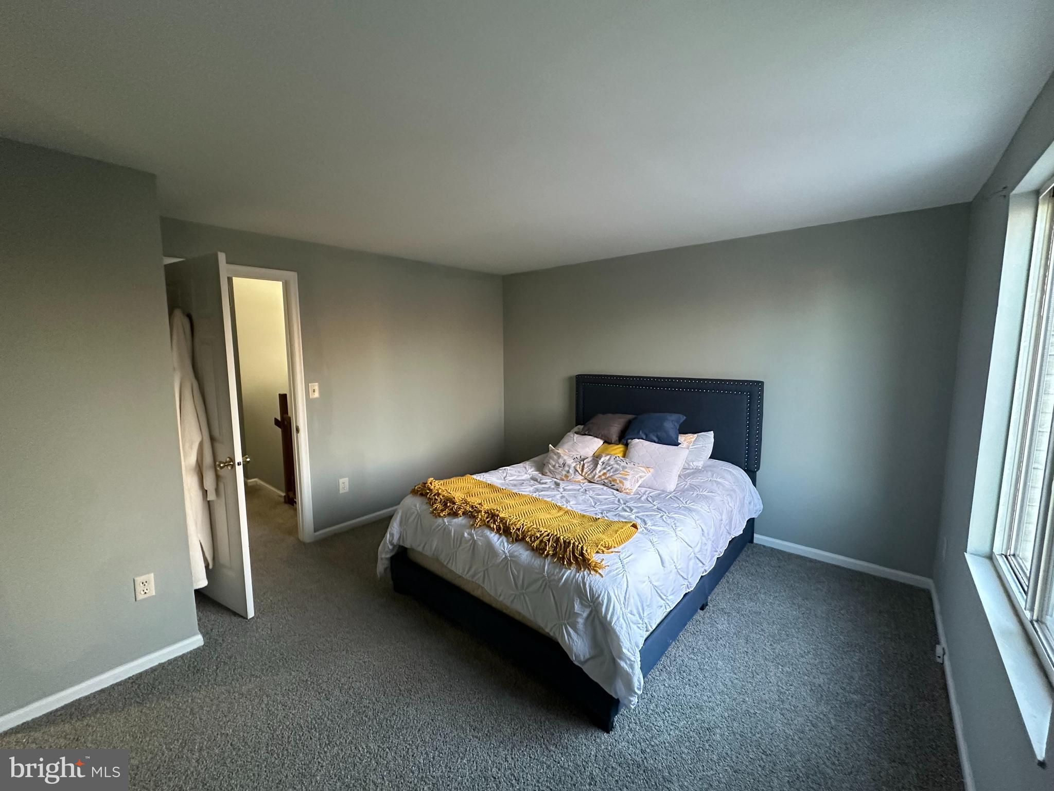 CHARLES COURT - Residential