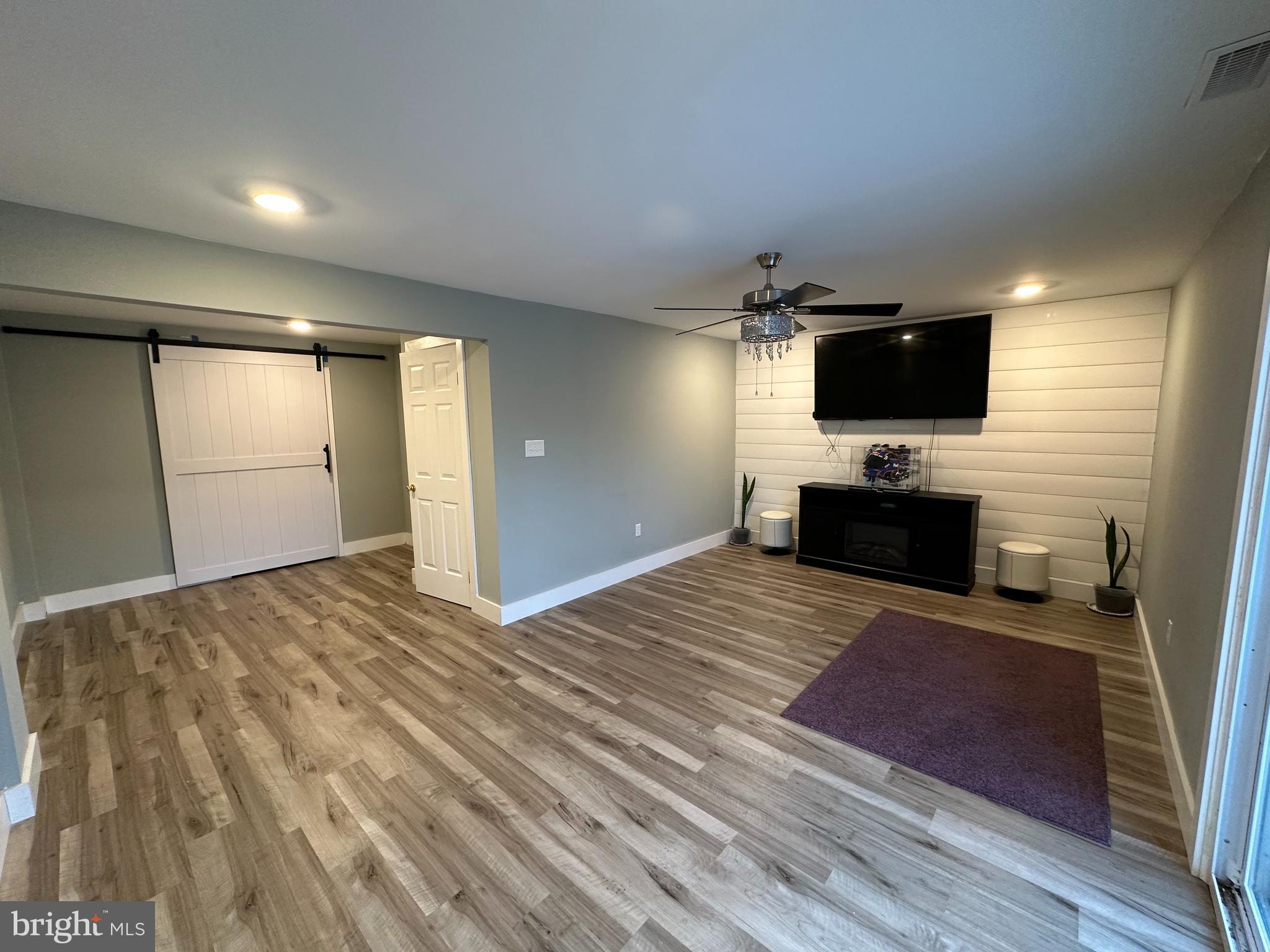 CHARLES COURT - Residential