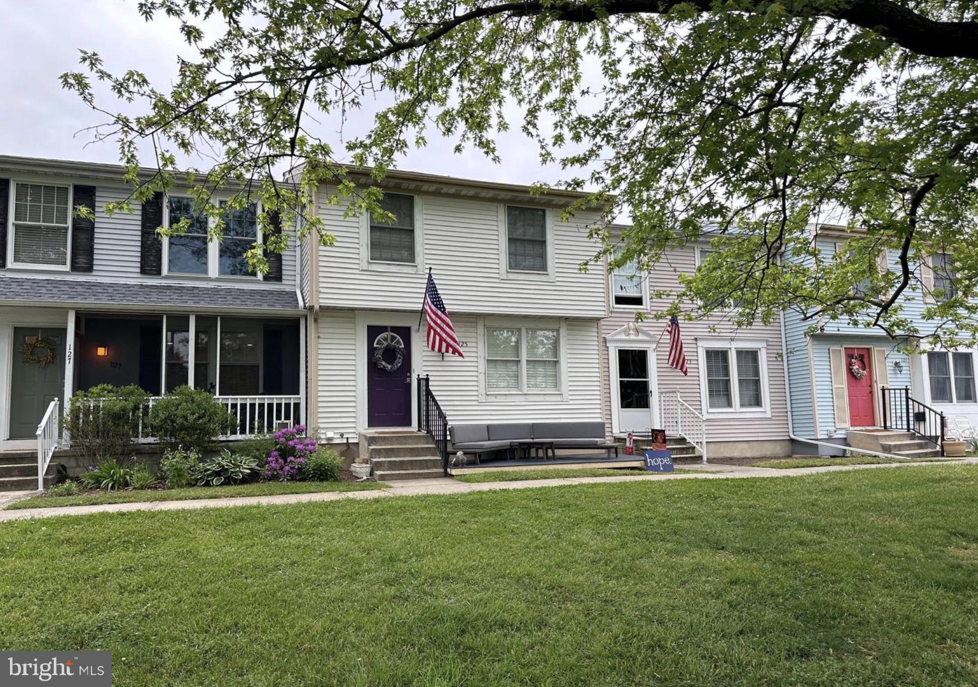 CHARLES COURT - Residential