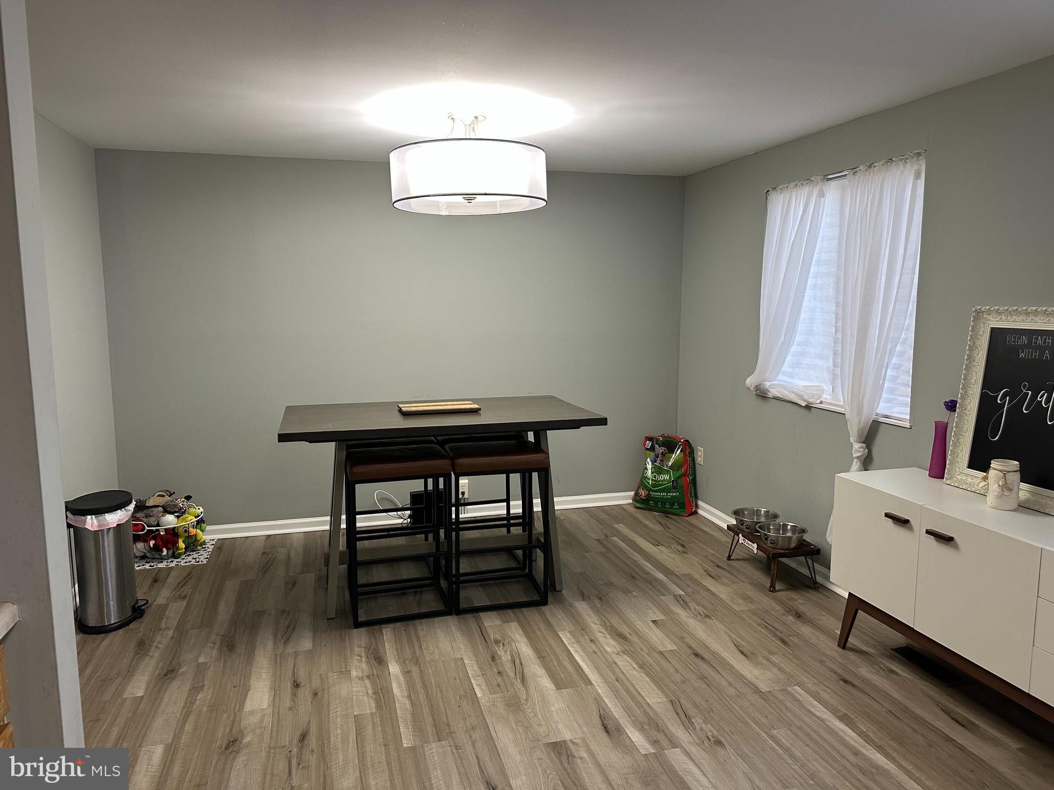 CHARLES COURT - Residential