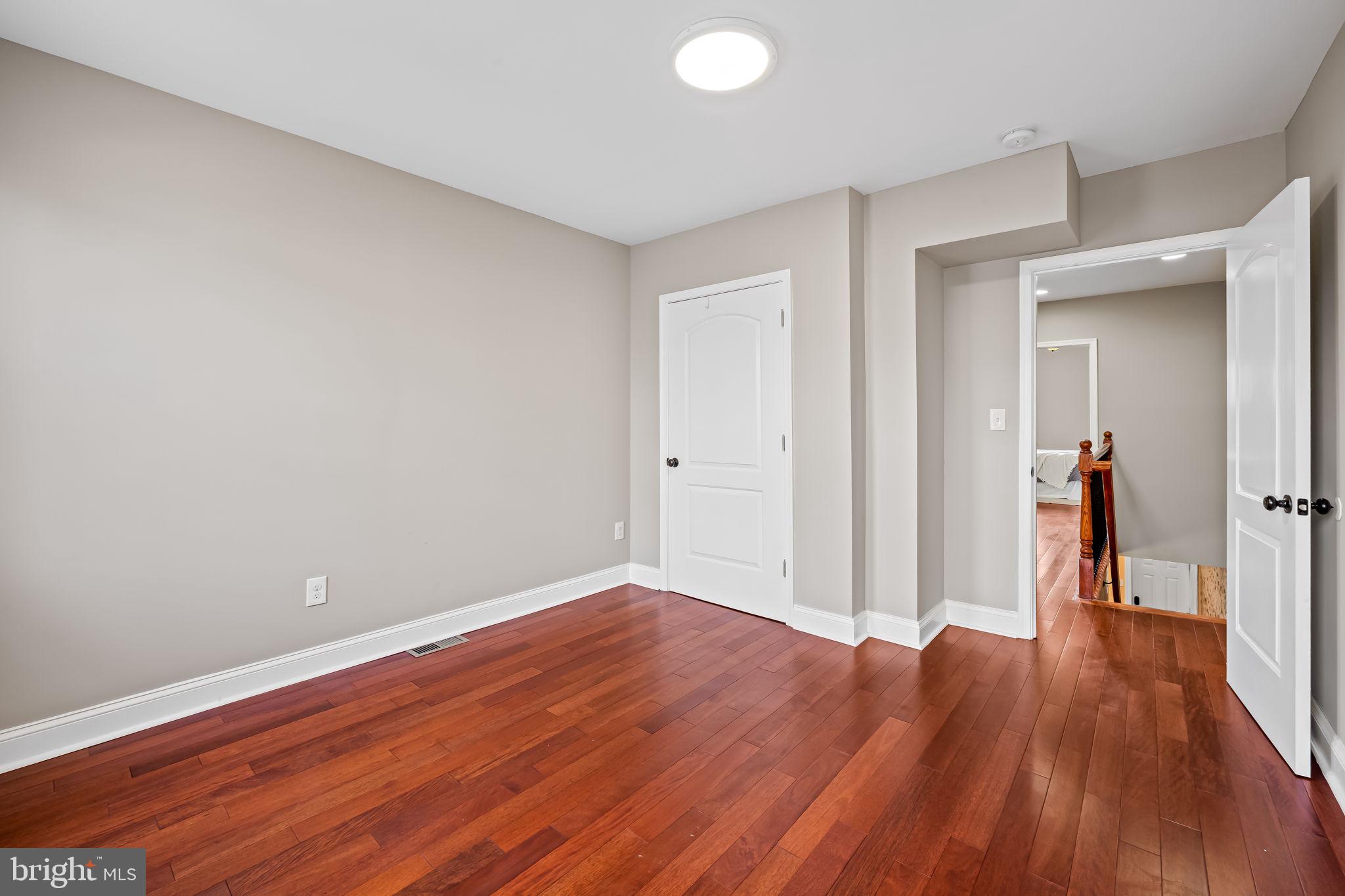 GREEKTOWN - Residential