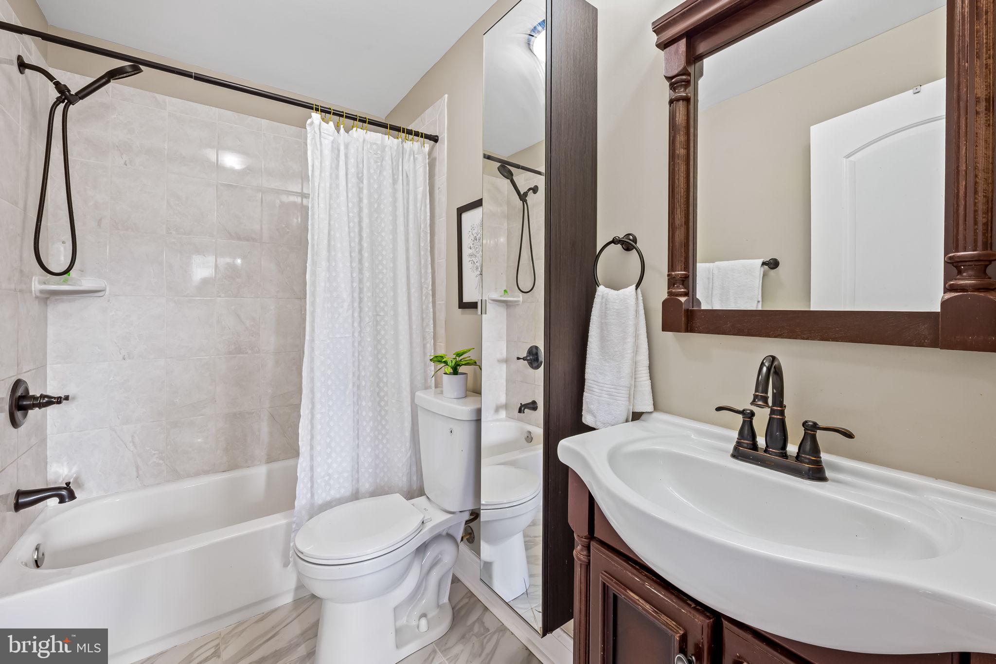 GREEKTOWN - Residential