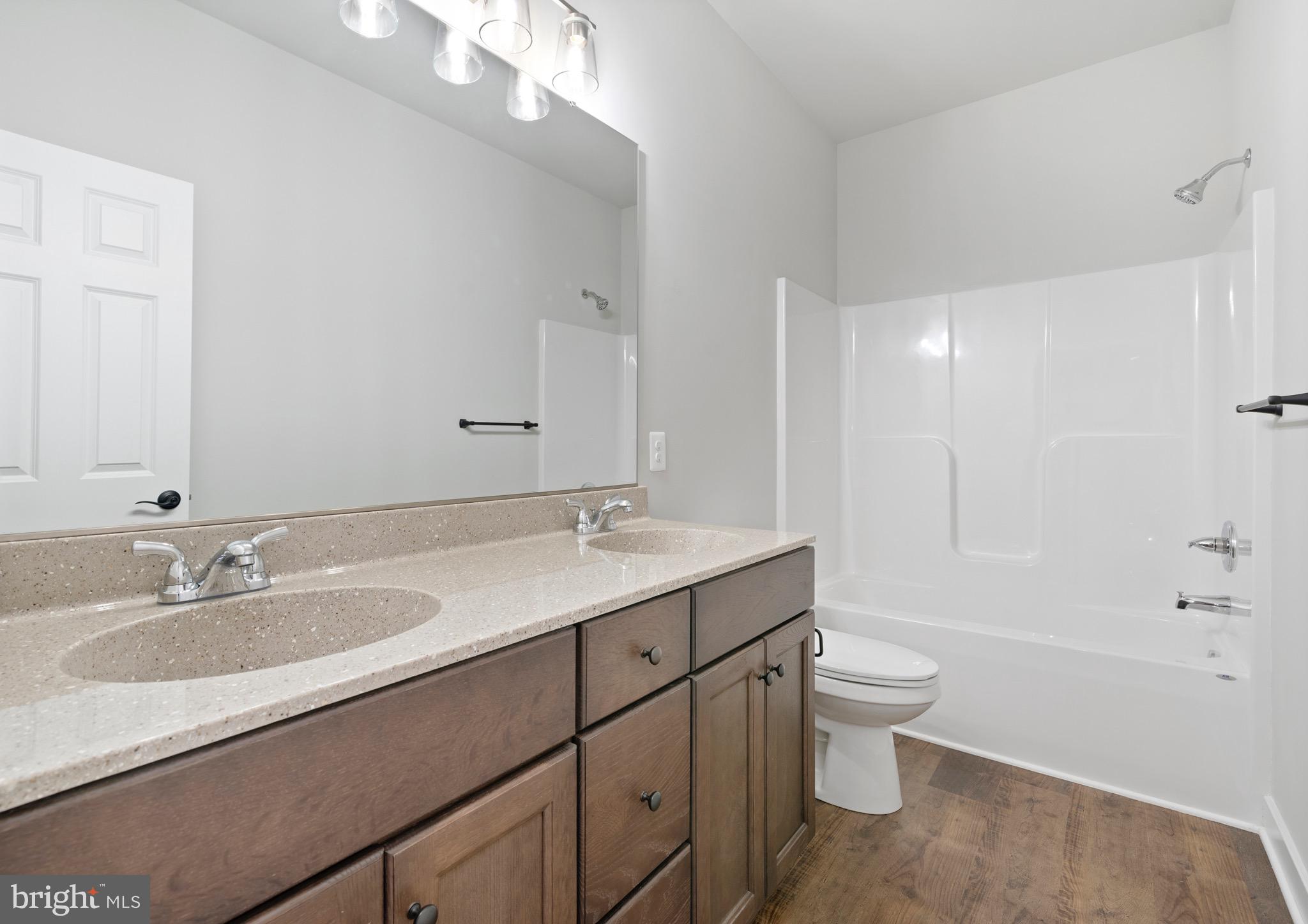 MOSS CREEK - Residential