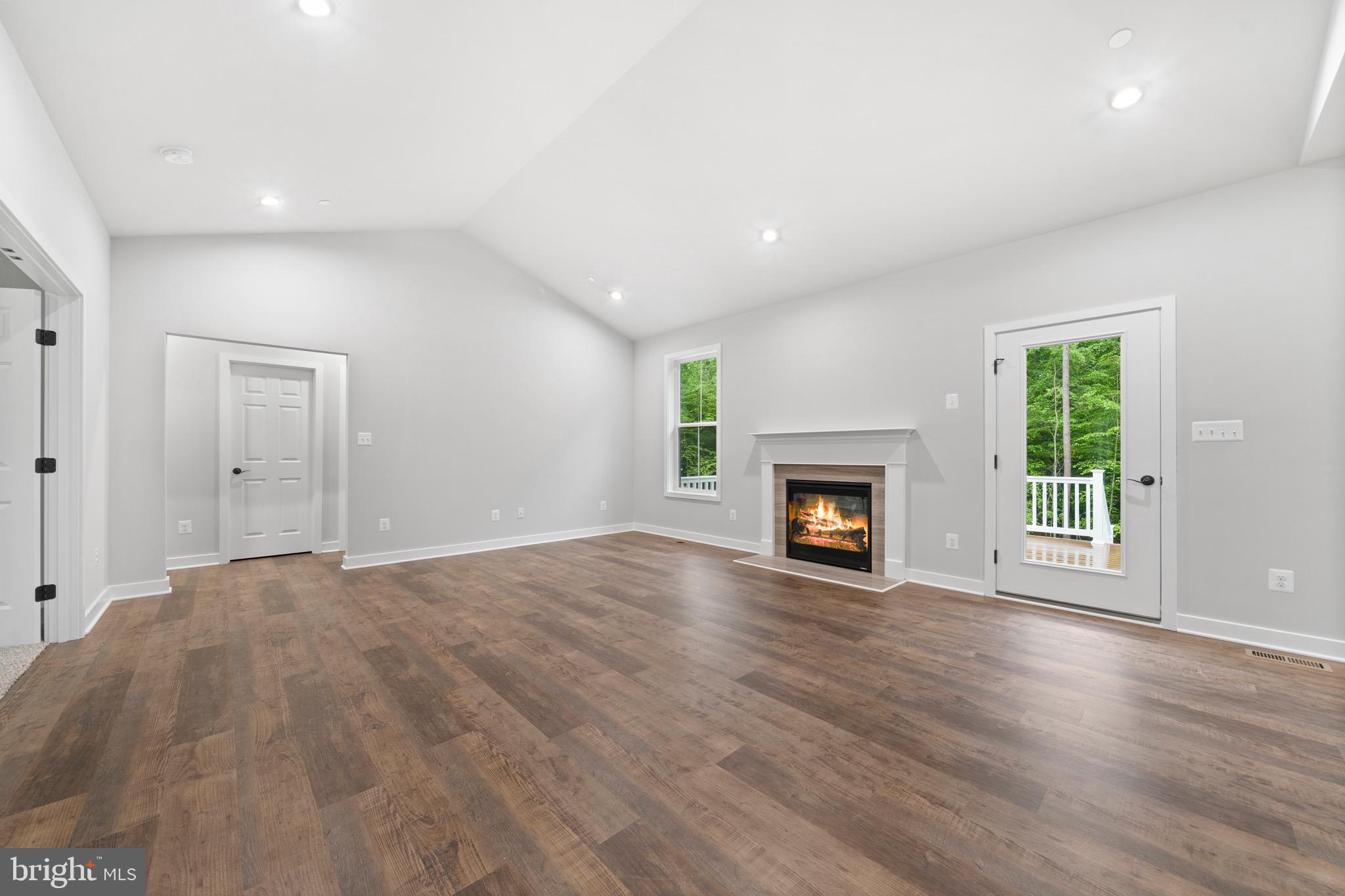 MOSS CREEK - Residential