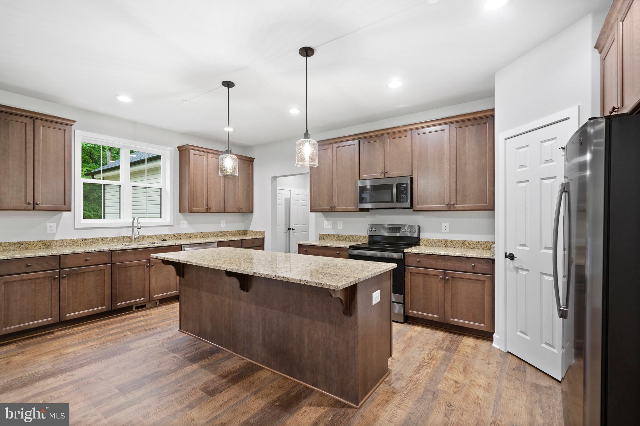 MOSS CREEK - Residential