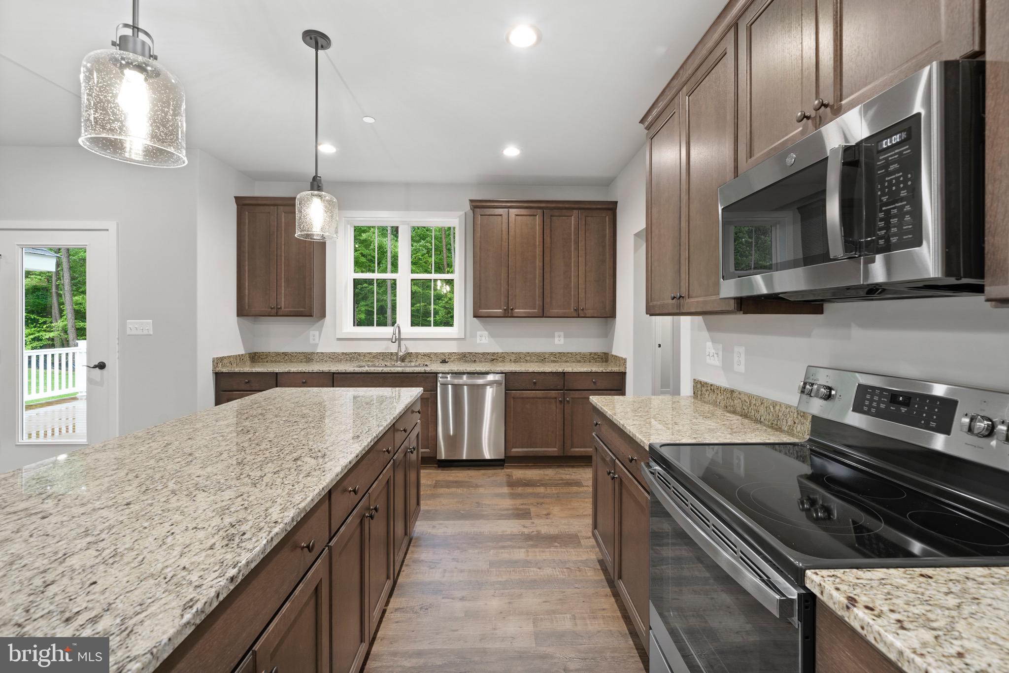 MOSS CREEK - Residential