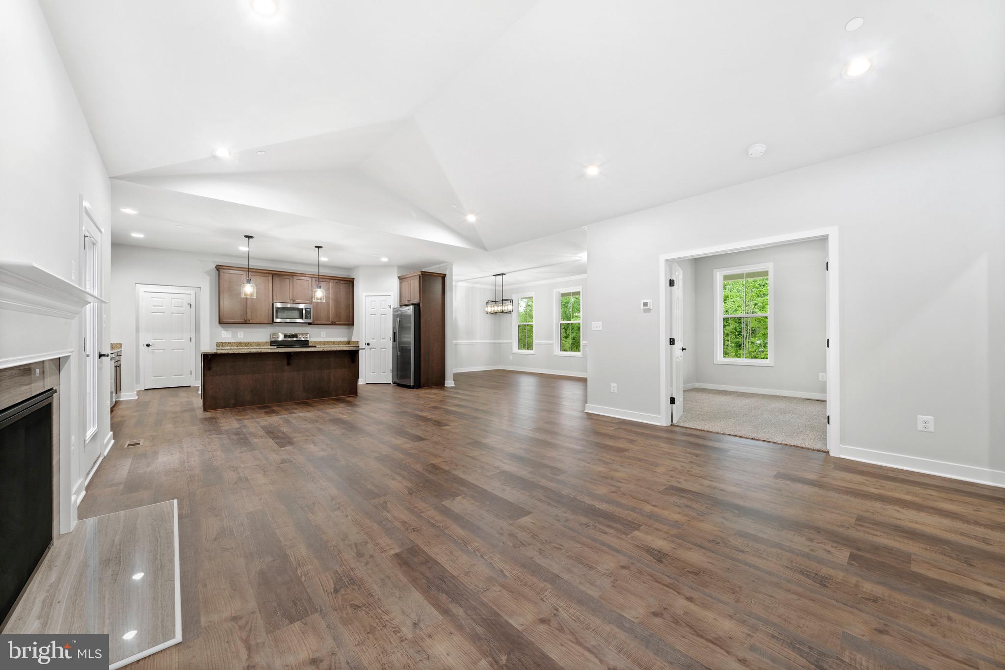 MOSS CREEK - Residential