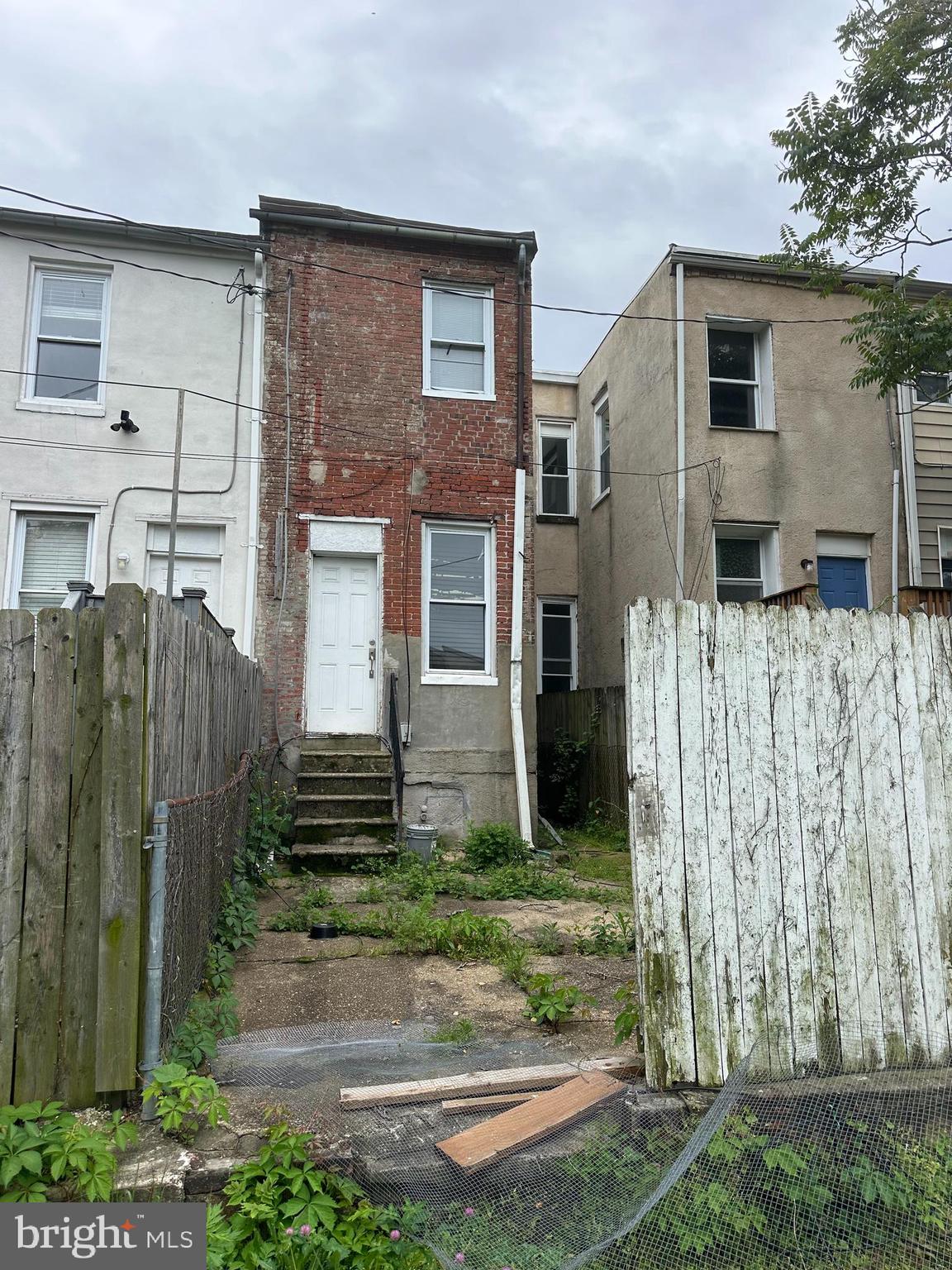 JOHNSTON SQUARE - Residential