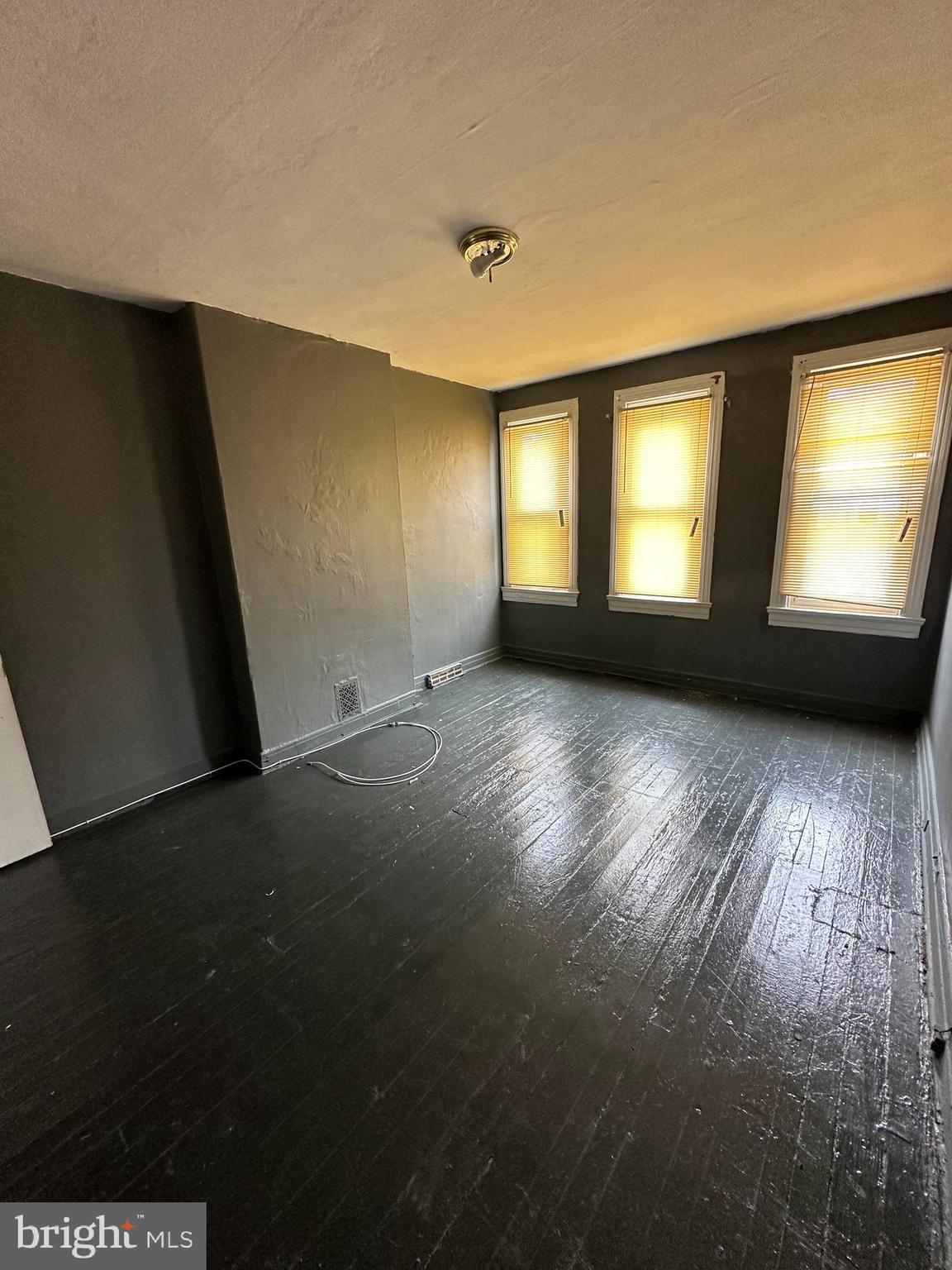 JOHNSTON SQUARE - Residential