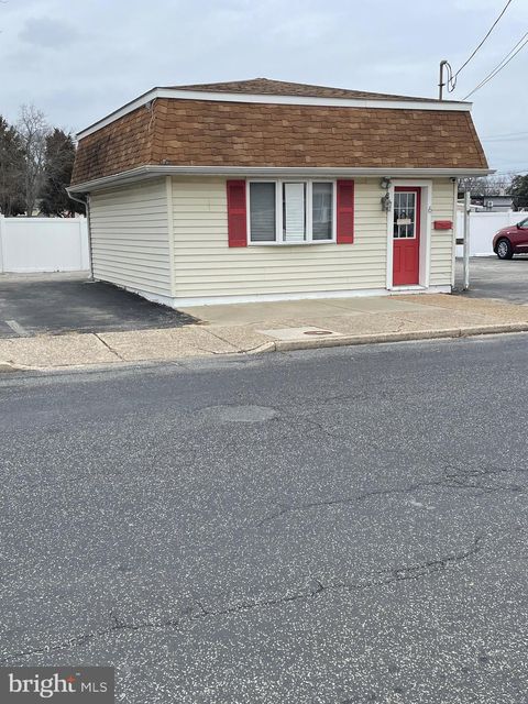 Photo of 6 Chestnut Street, PENNSVILLE, NJ 08070 (MLS # NJSA2017654)