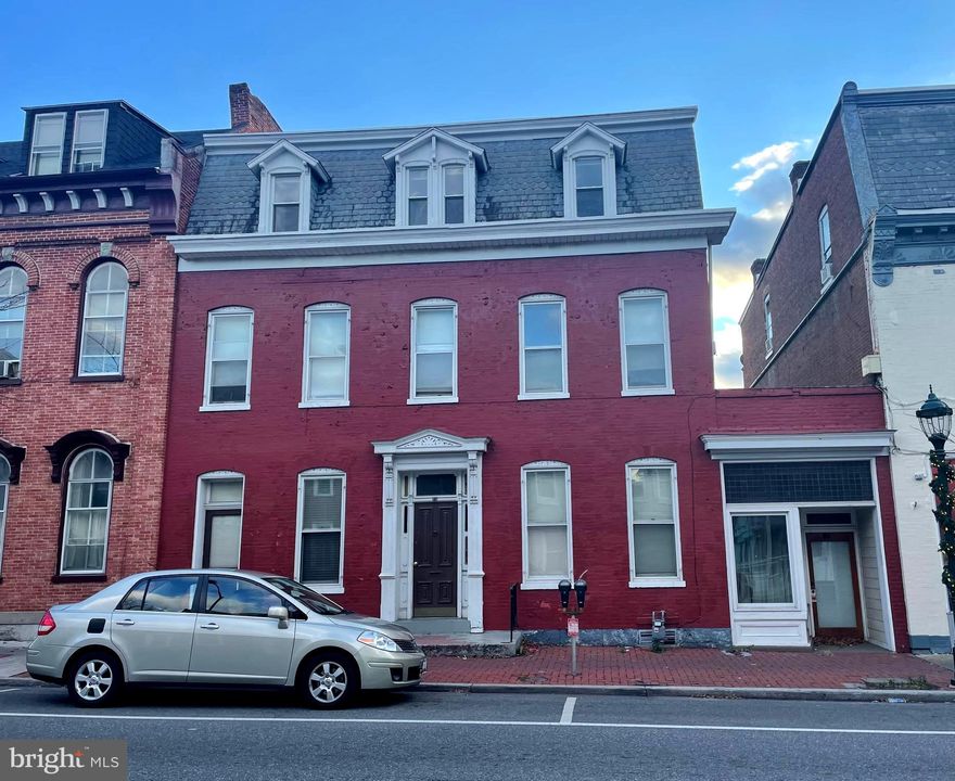 This 5 unit apartment building would be a great asset to your portfolio. 4 residential units and 1 commercial space. Private parking with a fenced in backyard. Tons of upgrades and a must see!