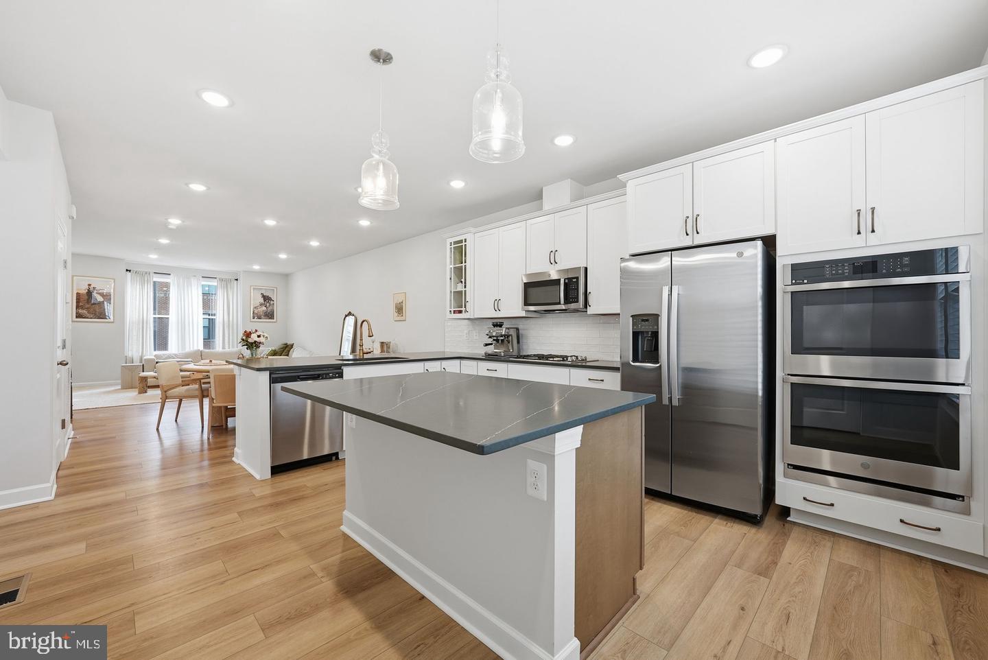7220 MOUNTAINEER DRIVE