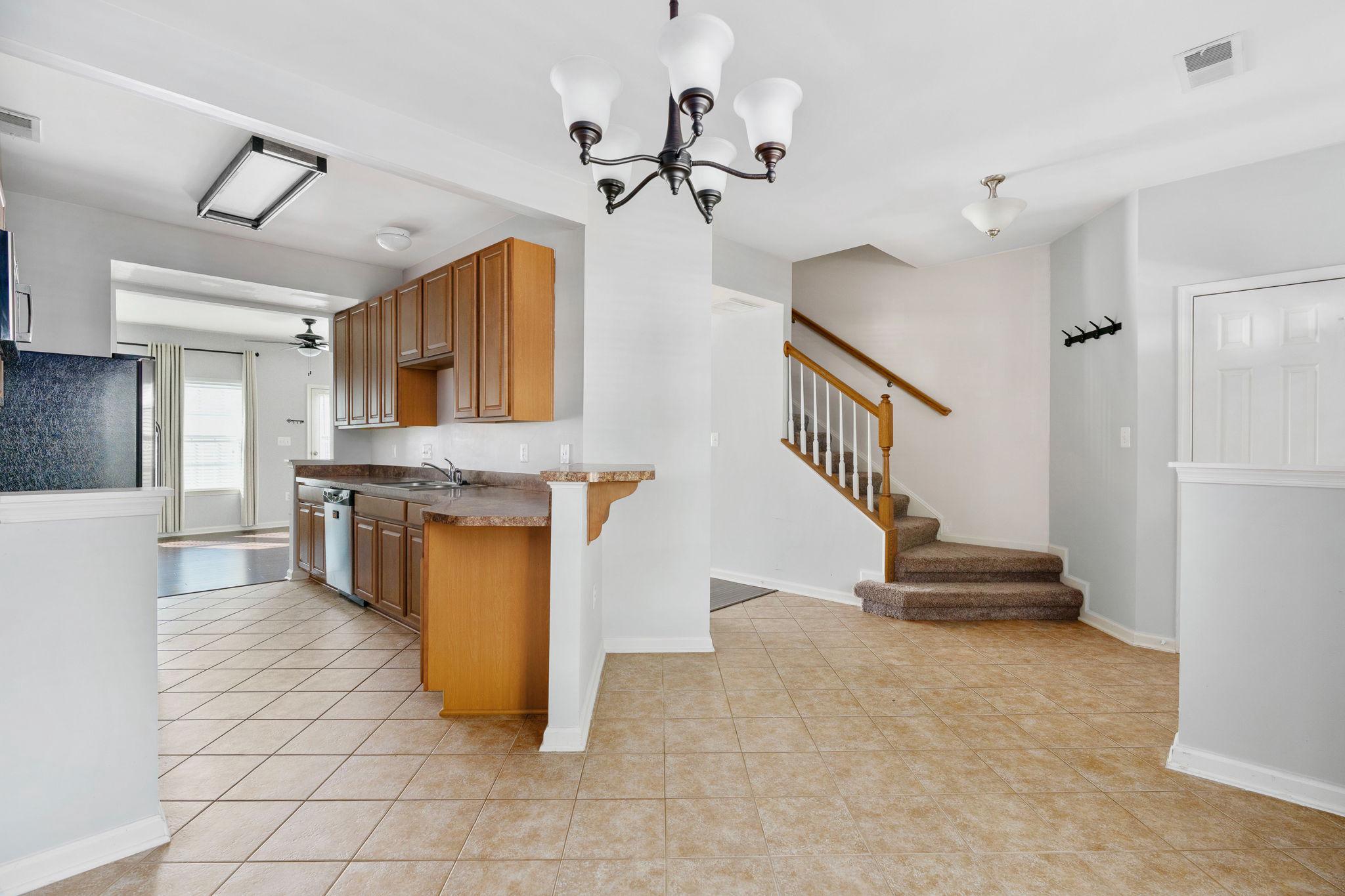 LADYSMITH VILLAGE - Residential