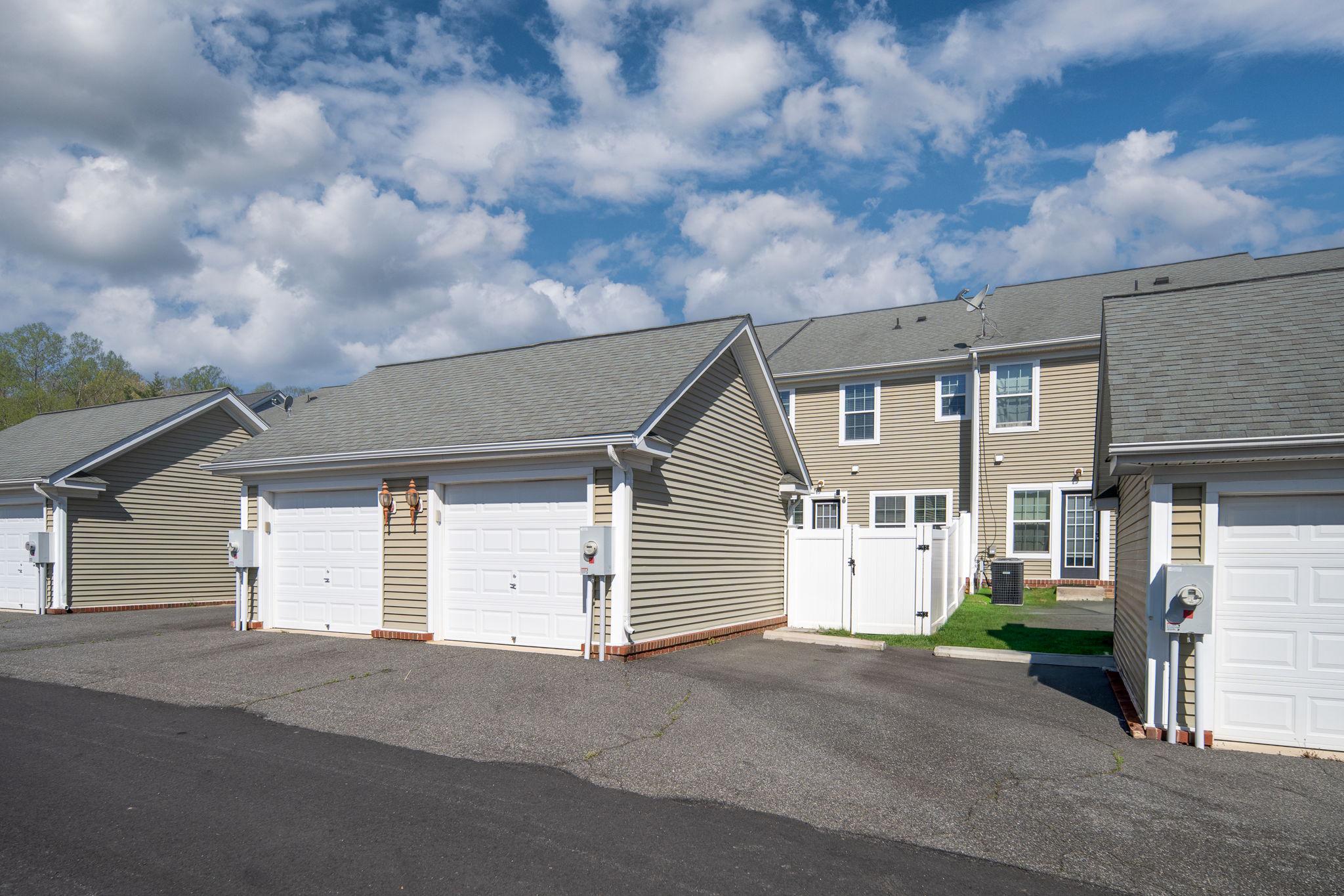 LADYSMITH VILLAGE - Residential