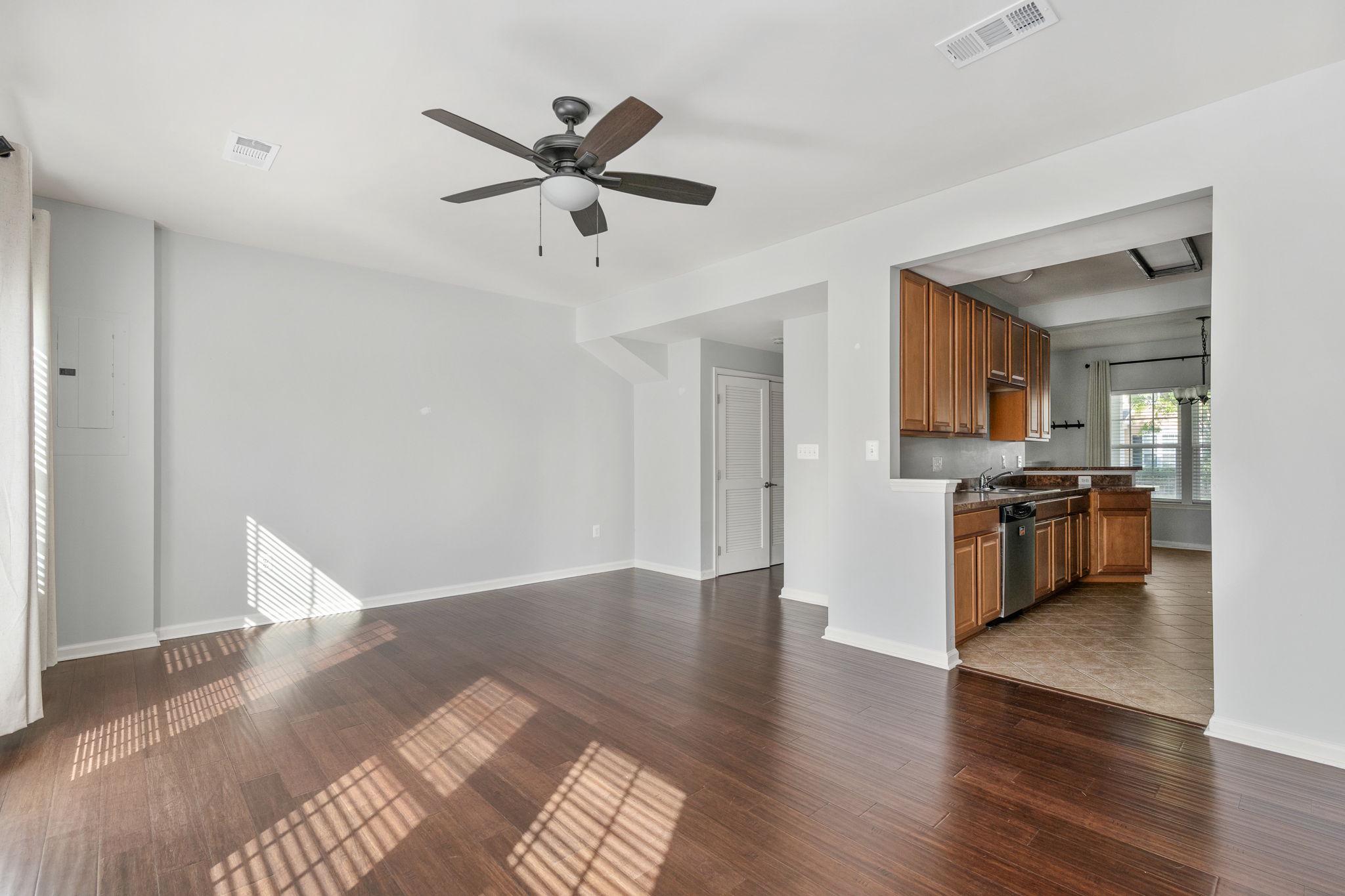 LADYSMITH VILLAGE - Residential