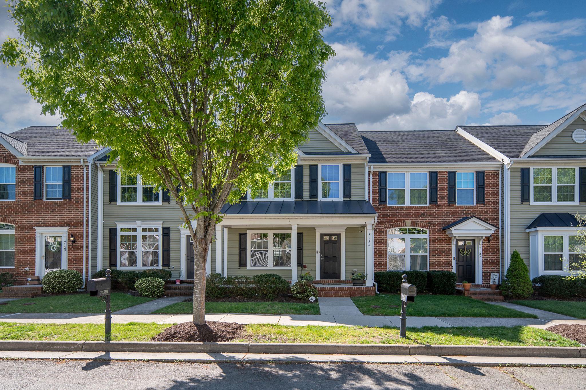 LADYSMITH VILLAGE - Residential