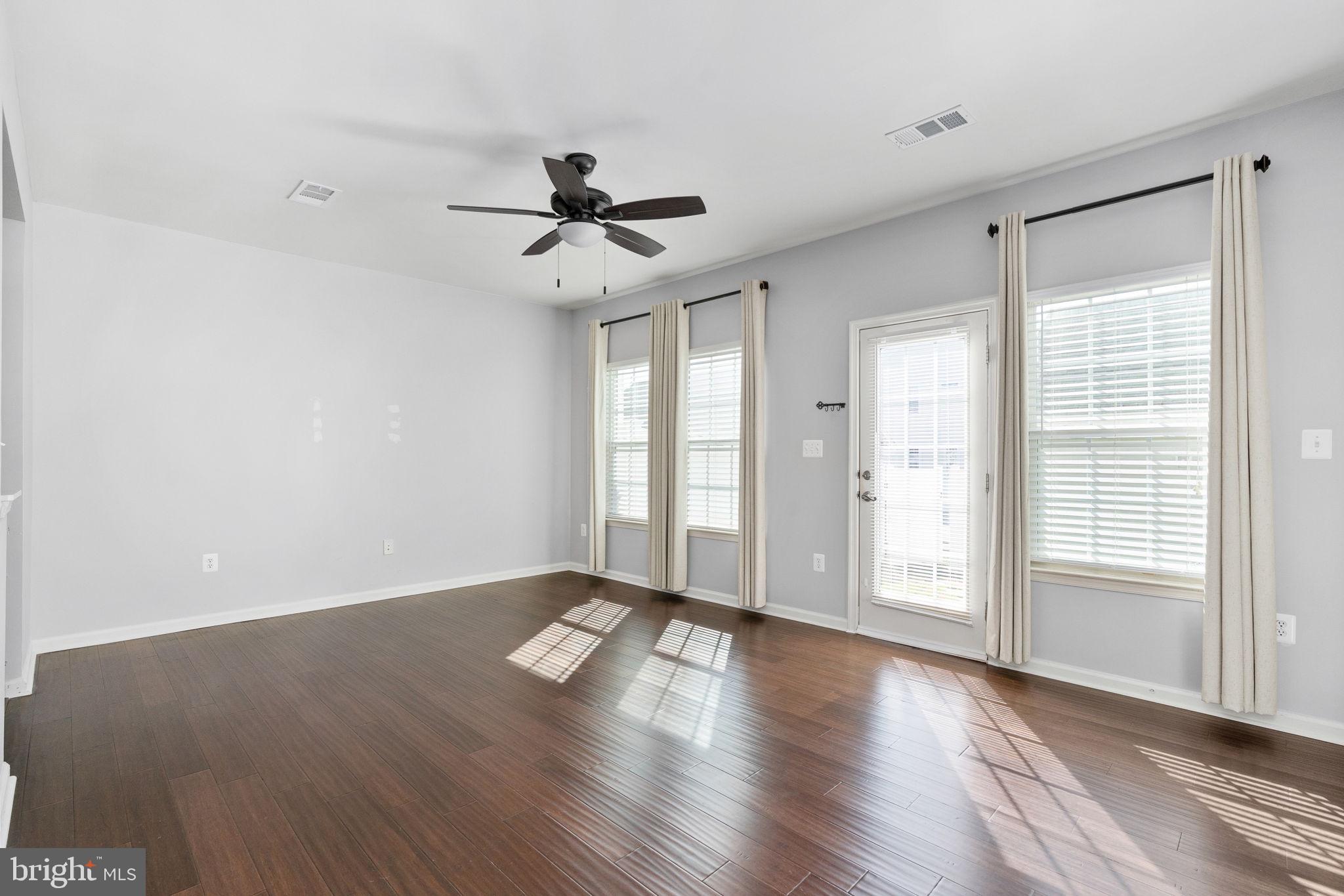 LADYSMITH VILLAGE - Residential