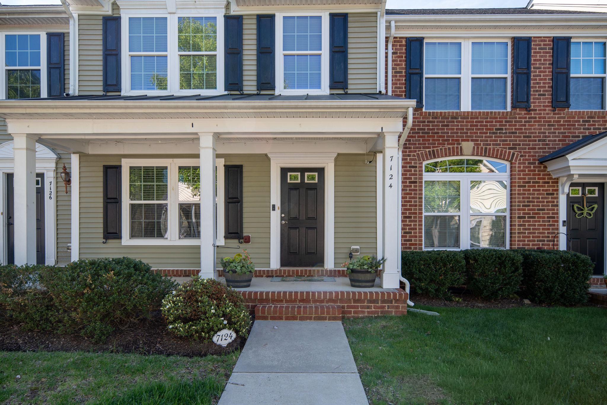 LADYSMITH VILLAGE - Residential