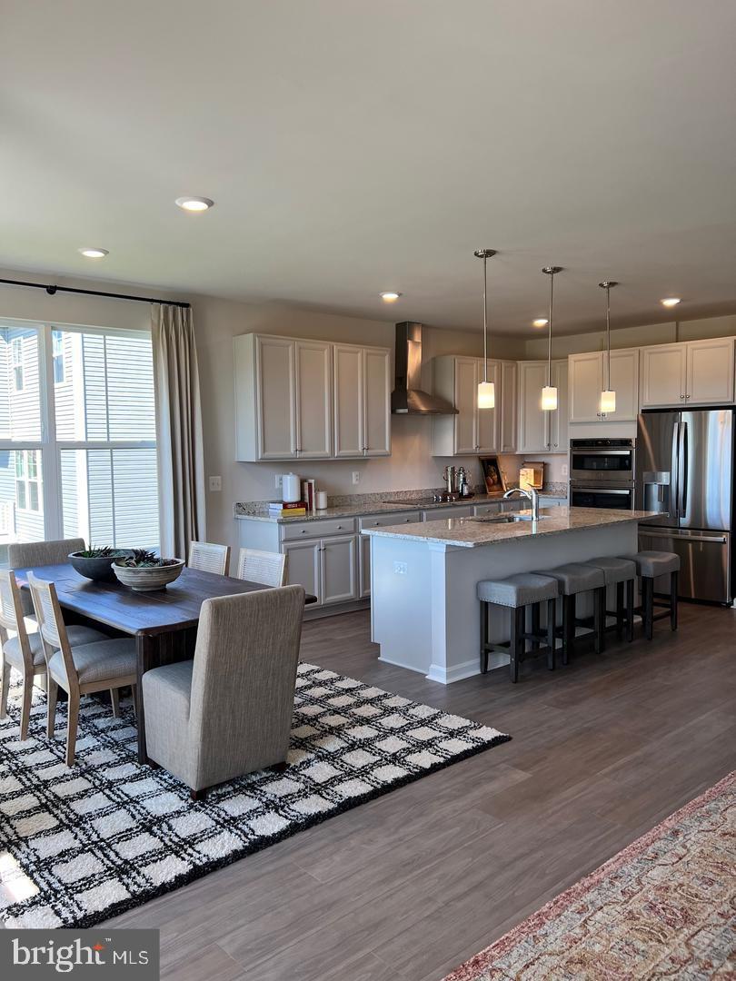 SENSENY VILLAGE - Residential