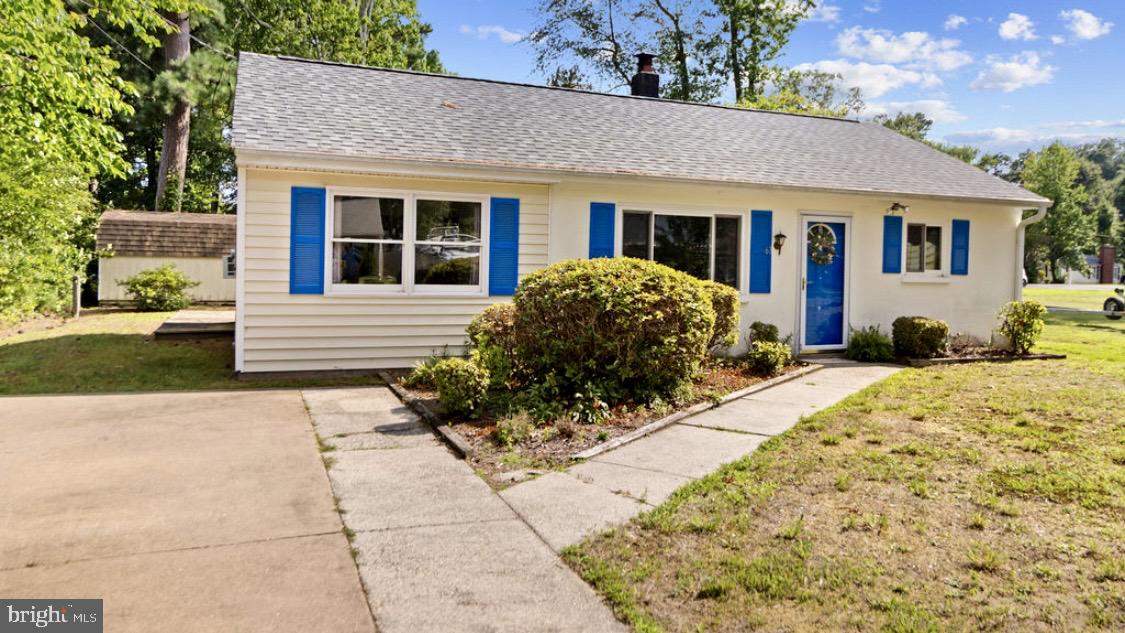 63 N CEDAR LANE