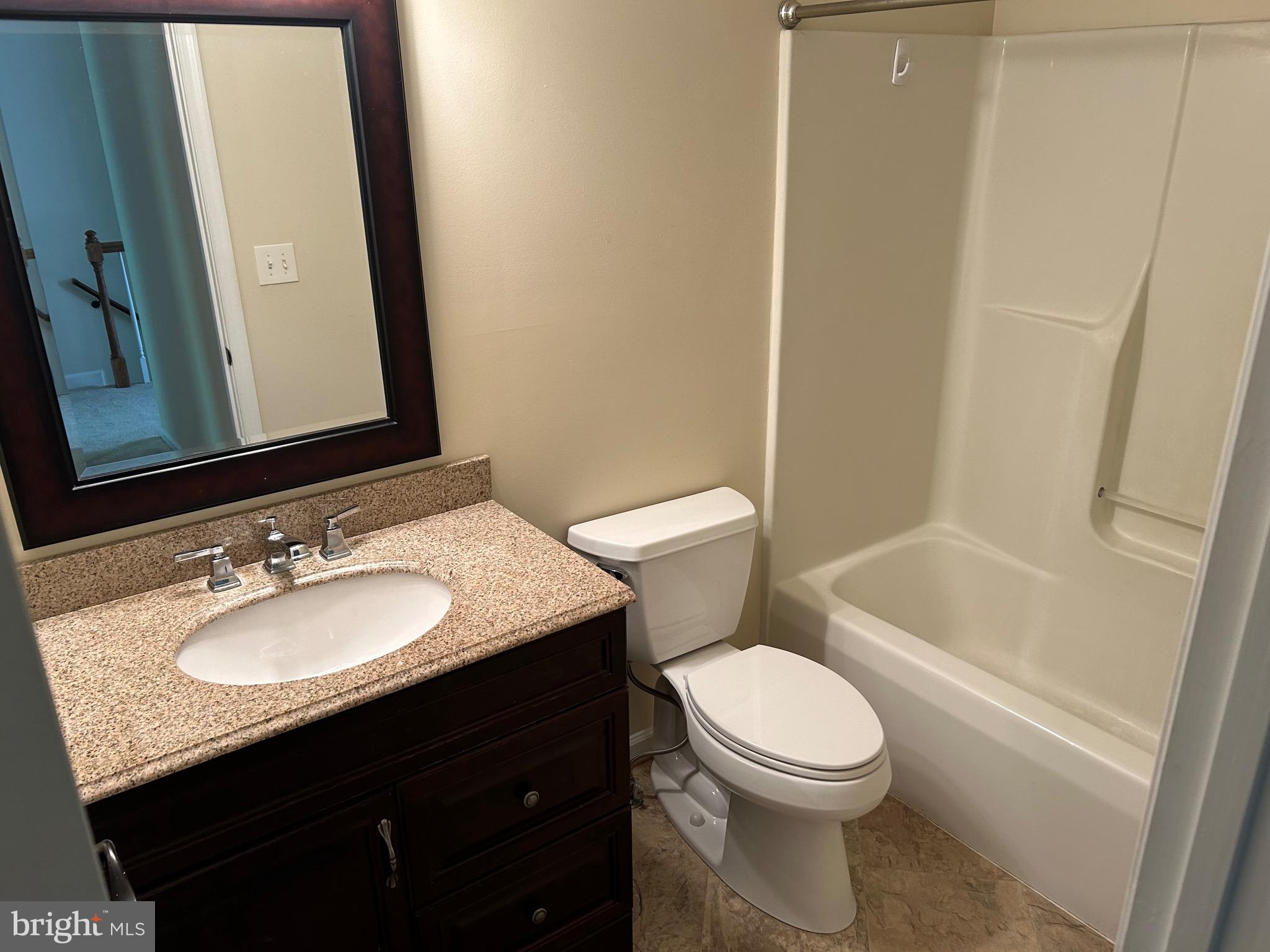 FEDERAL TOWERS - Residential Lease