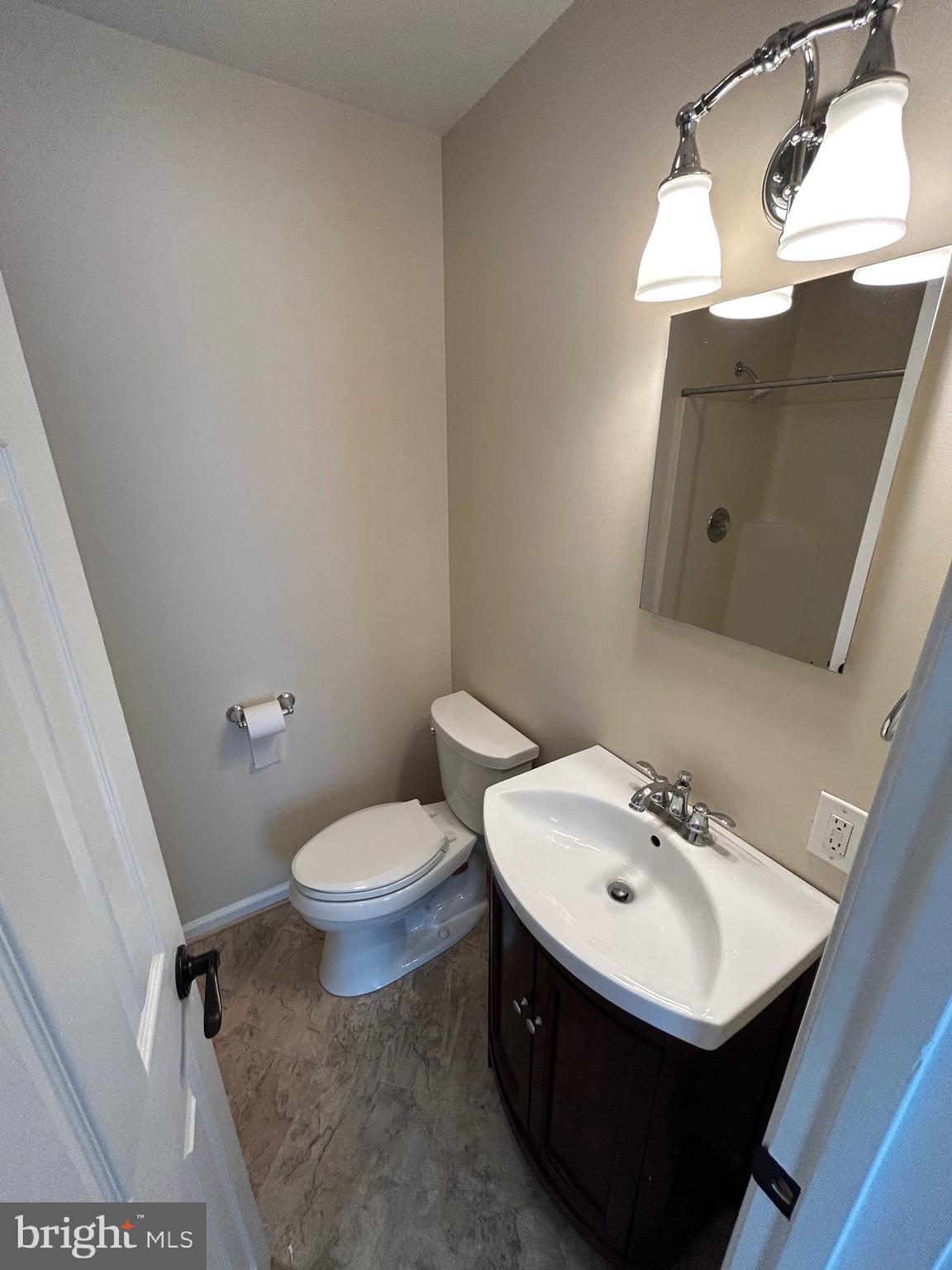 FEDERAL TOWERS - Residential Lease