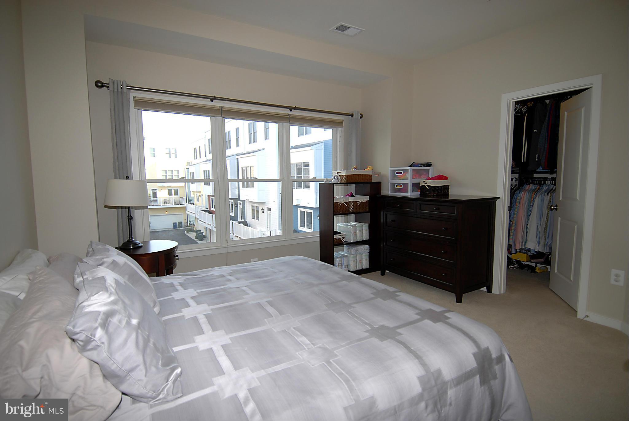 OLD TOWN COMMONS - Residential Lease