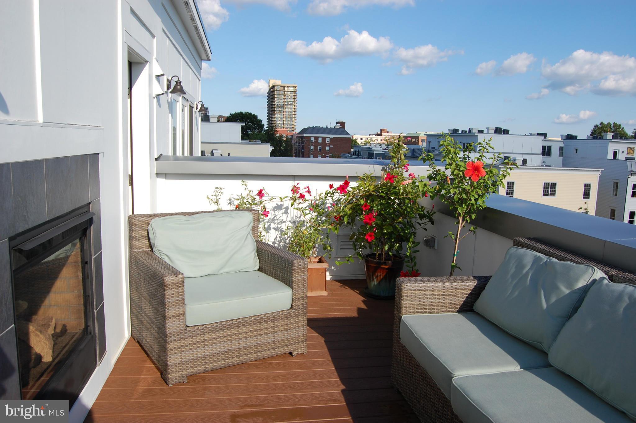 OLD TOWN COMMONS - Residential Lease