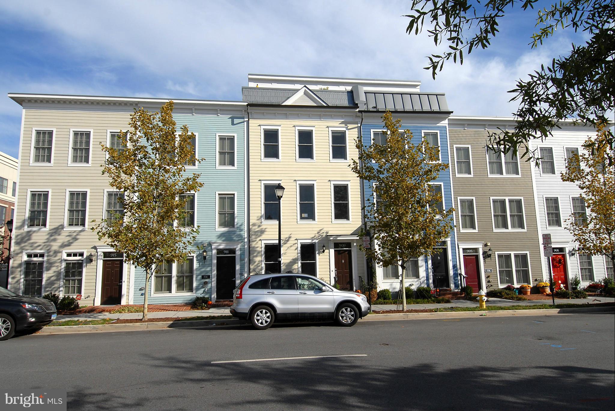 OLD TOWN COMMONS - Residential Lease