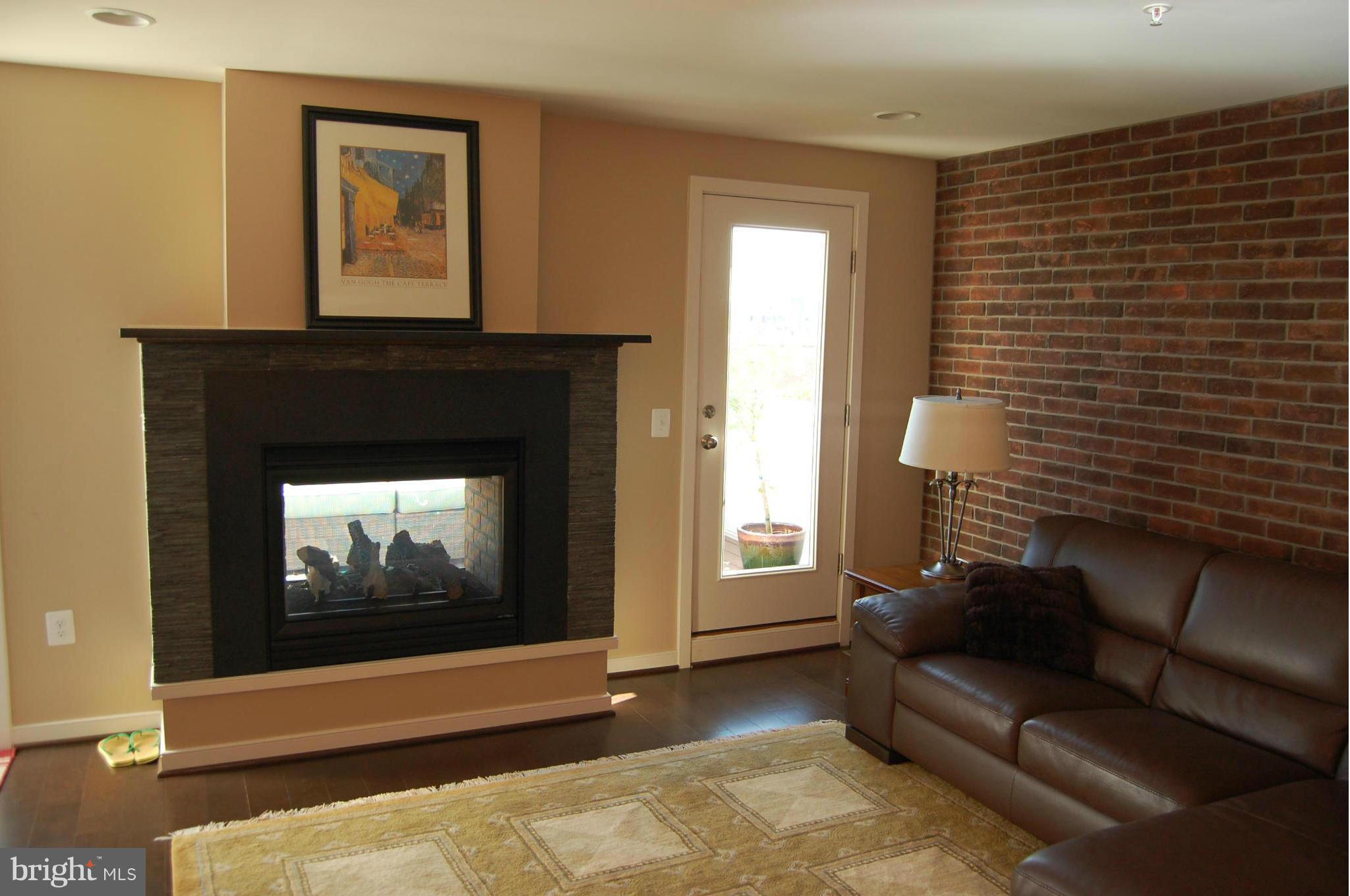 OLD TOWN COMMONS - Residential Lease