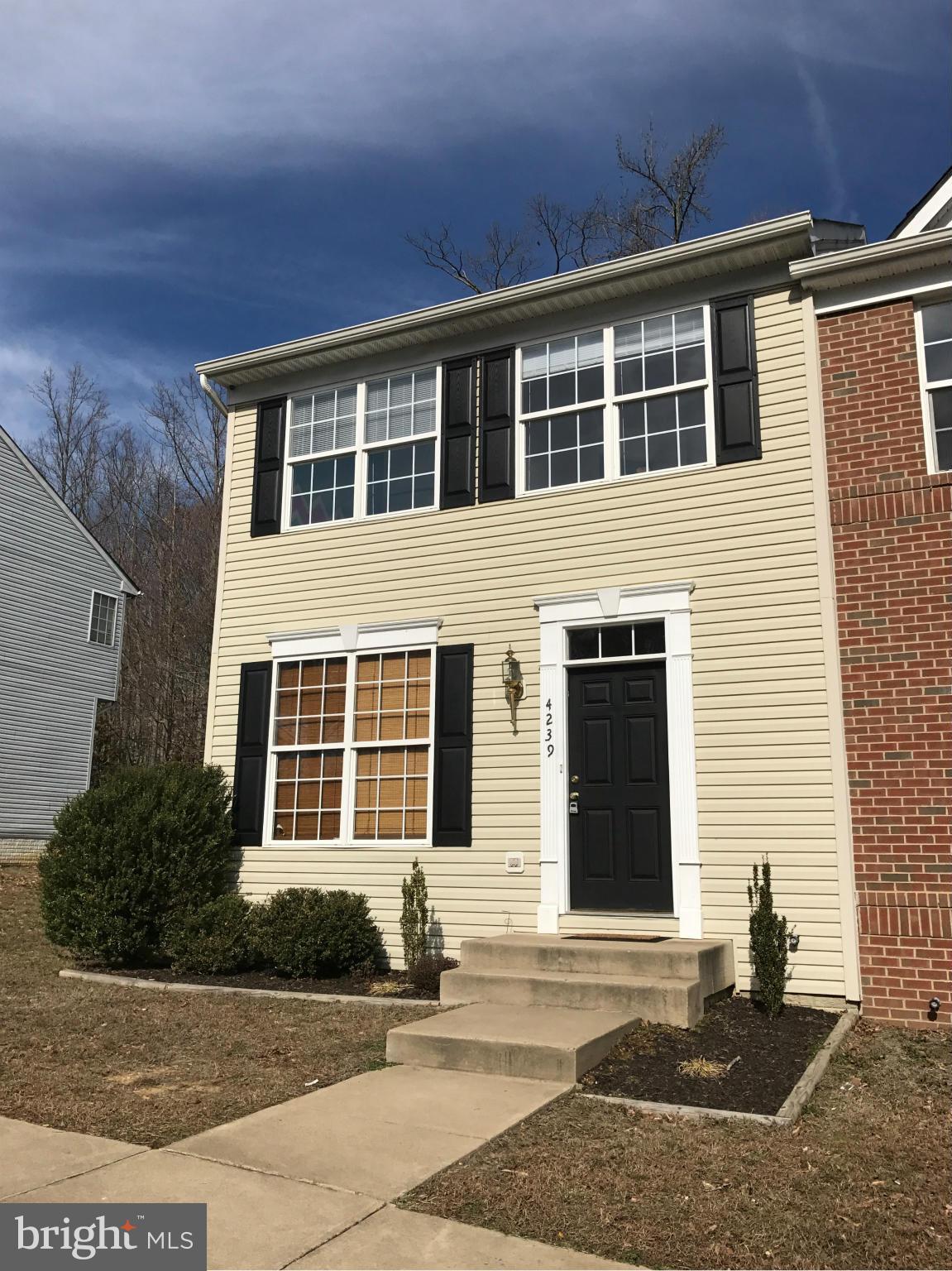 LAFAYETTE VILLAGE - Residential Lease