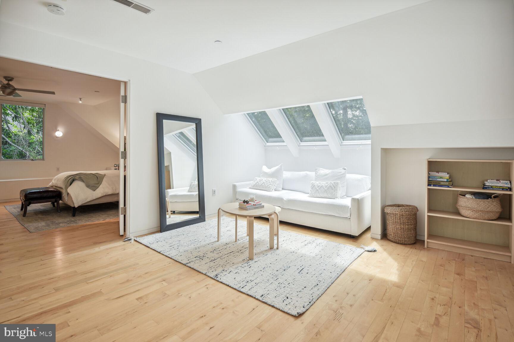 CHEVY CHASE - Residential