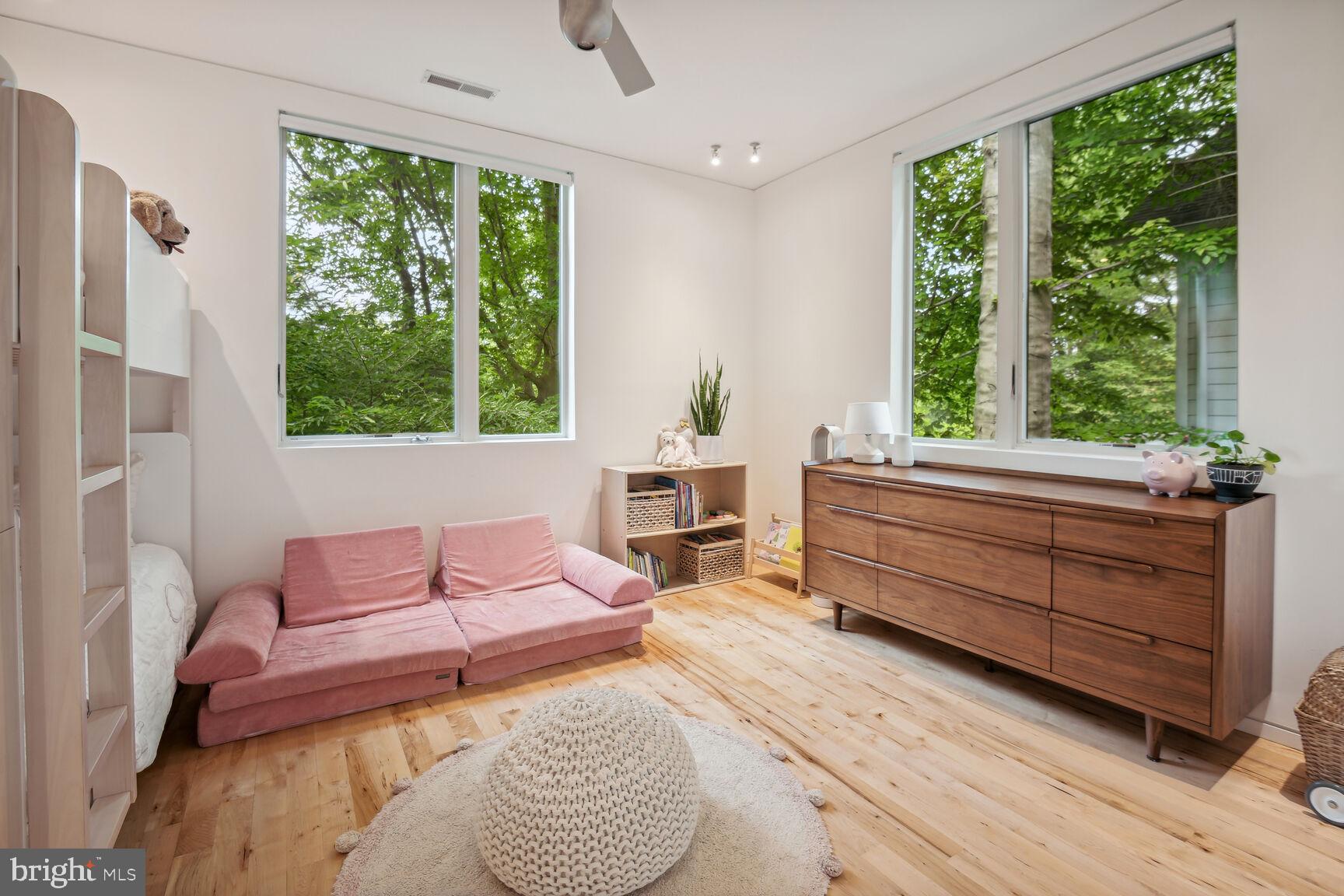 CHEVY CHASE - Residential