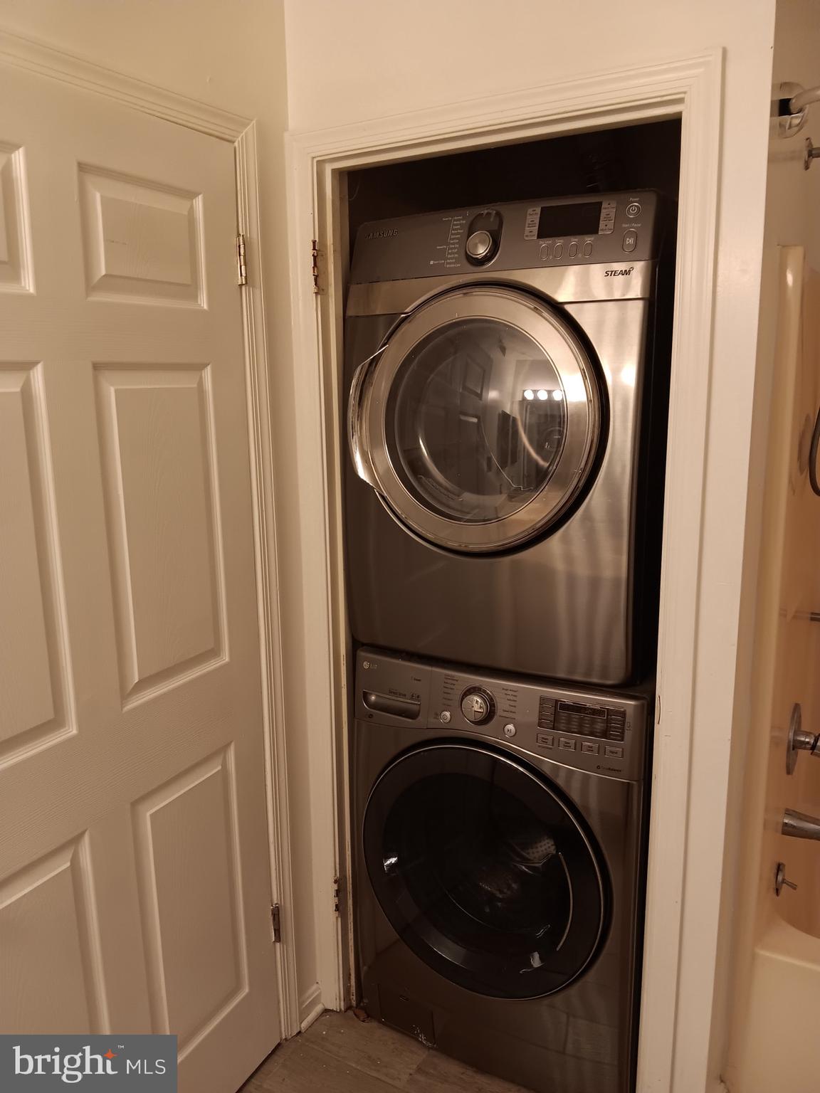 LAFAYETTE SQUARE - Residential