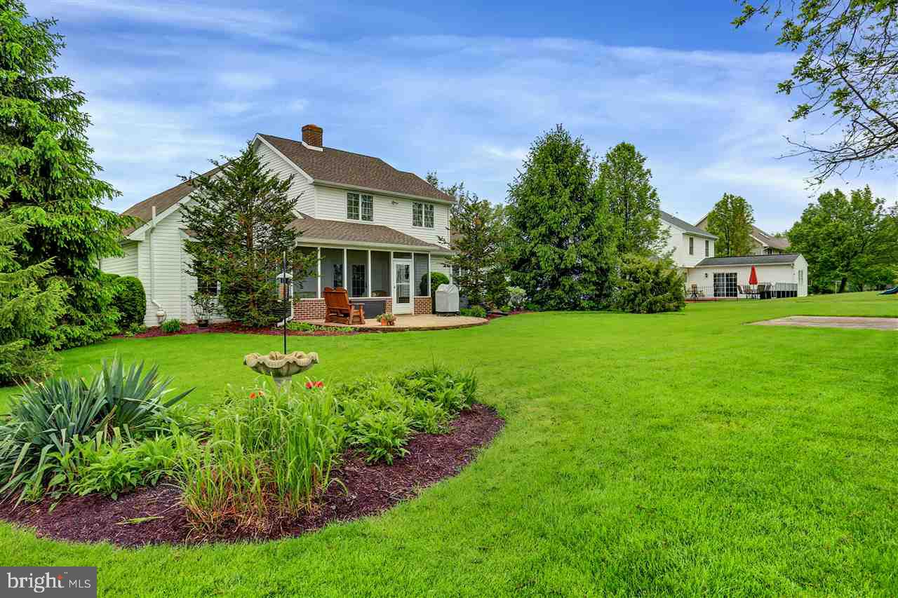 COUNTRY MANOR - Residential