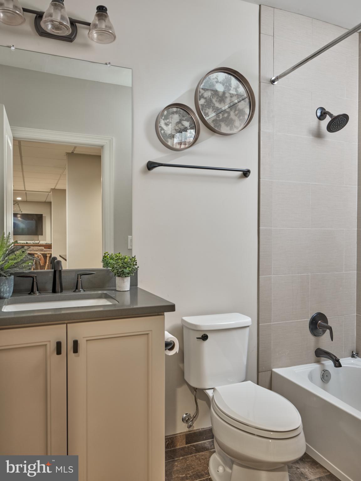 FENTONS CORNER - Residential