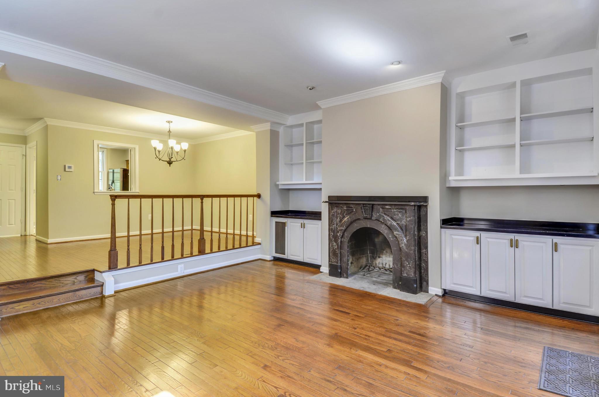 BURGES SQUARE - Residential Lease