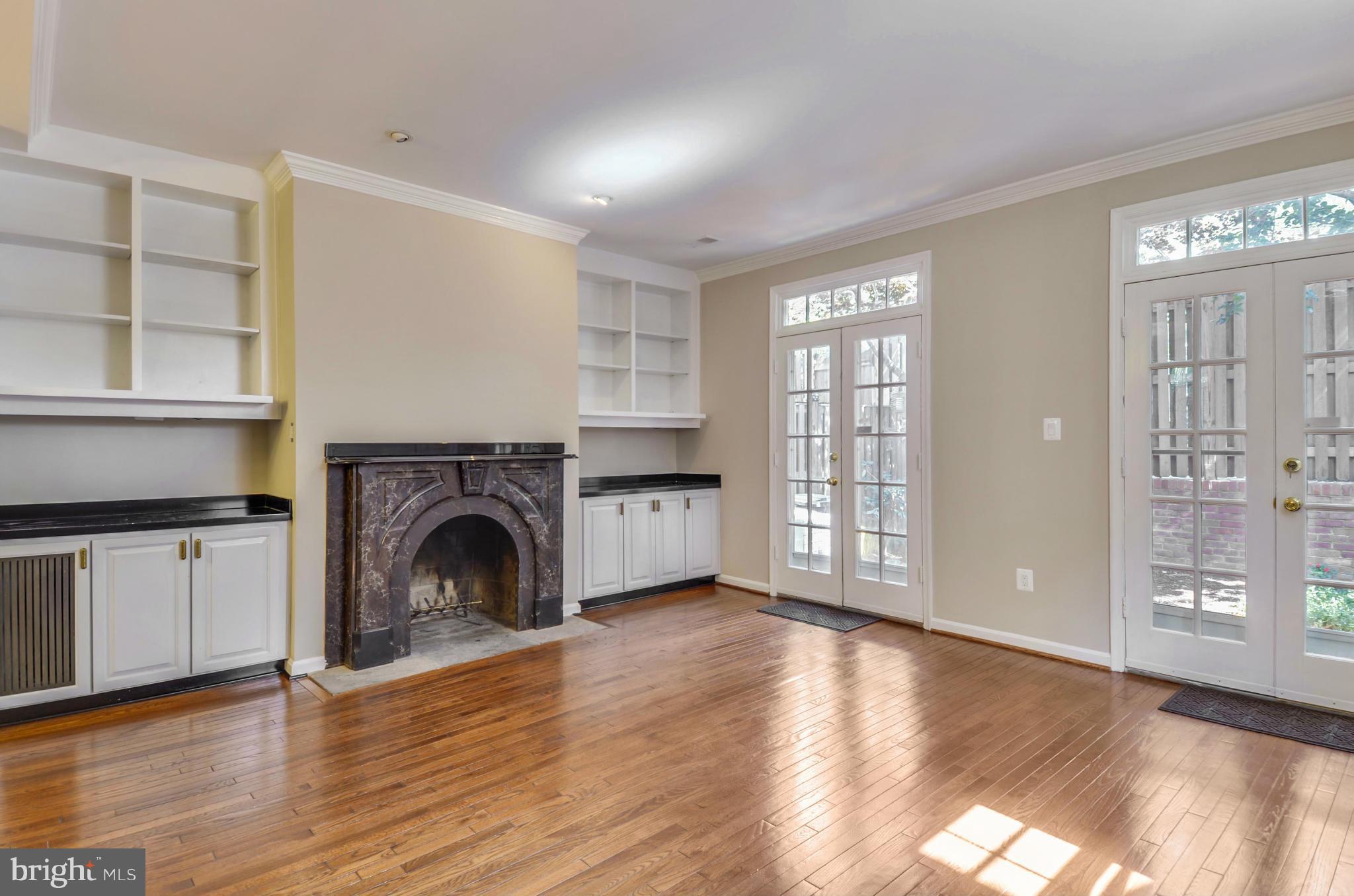 BURGES SQUARE - Residential Lease